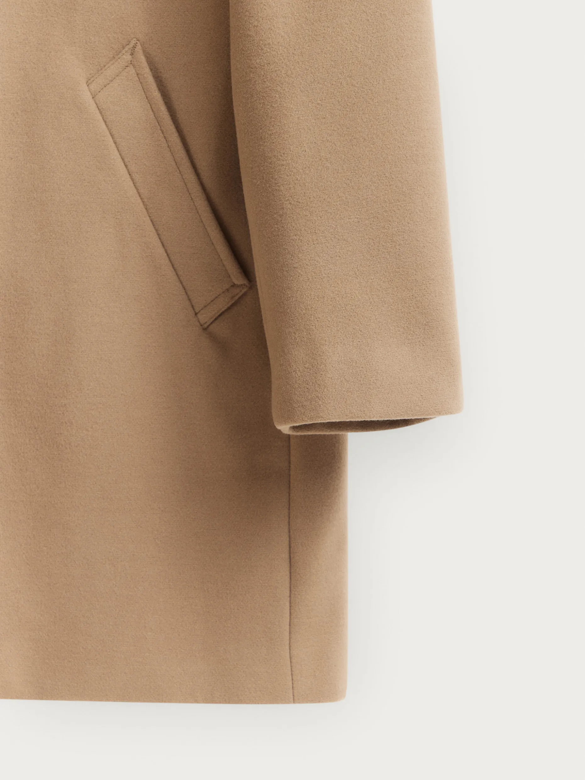 Moon Cappotto con Cappuccio Morbido - Design Elegante di Alvaro Moreno, Giacca Invernale a Stile Minimalista 

(：，
