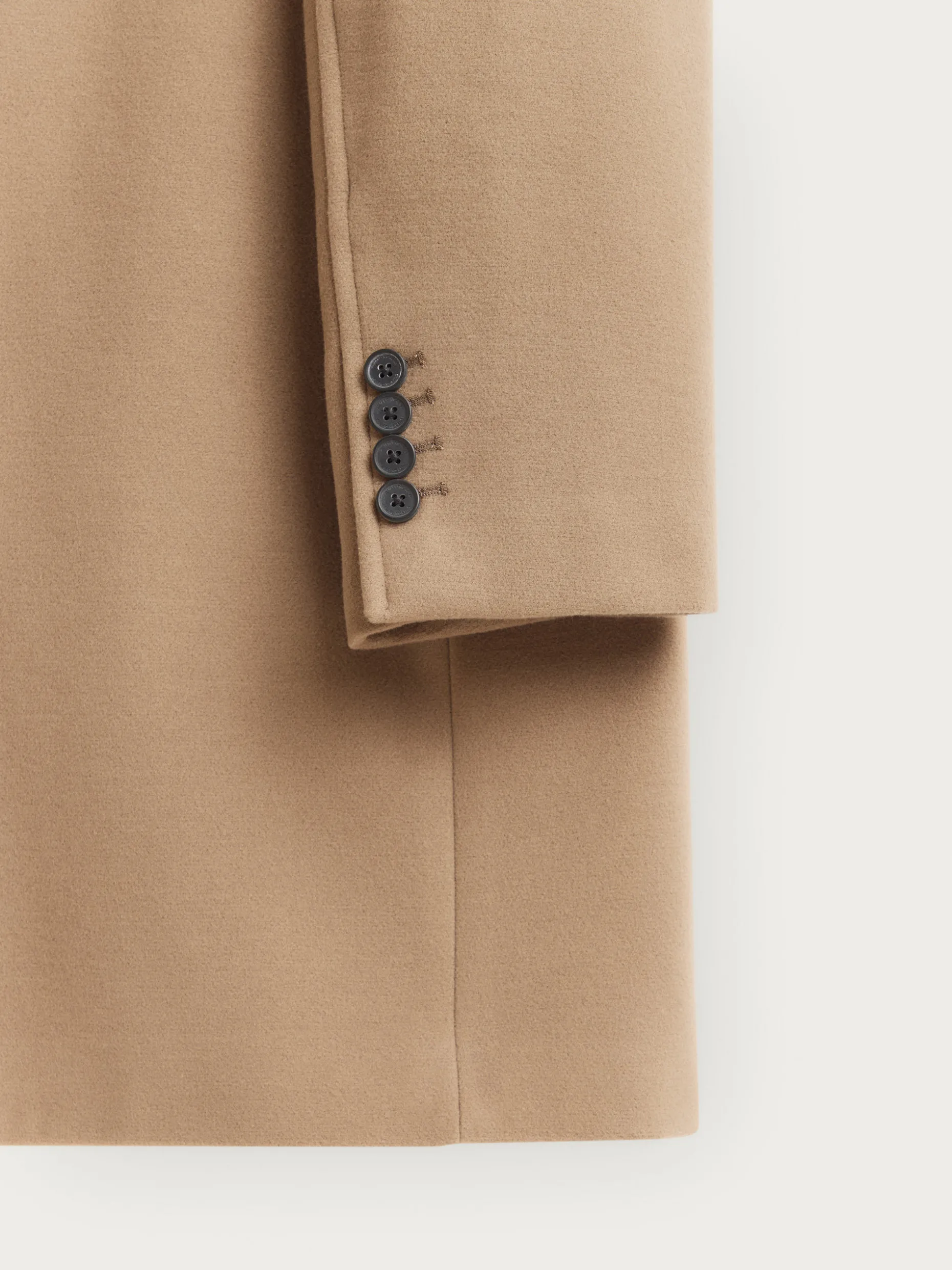 Moon Cappotto con Cappuccio Morbido - Design Elegante di Alvaro Moreno, Giacca Invernale a Stile Minimalista 

(：，