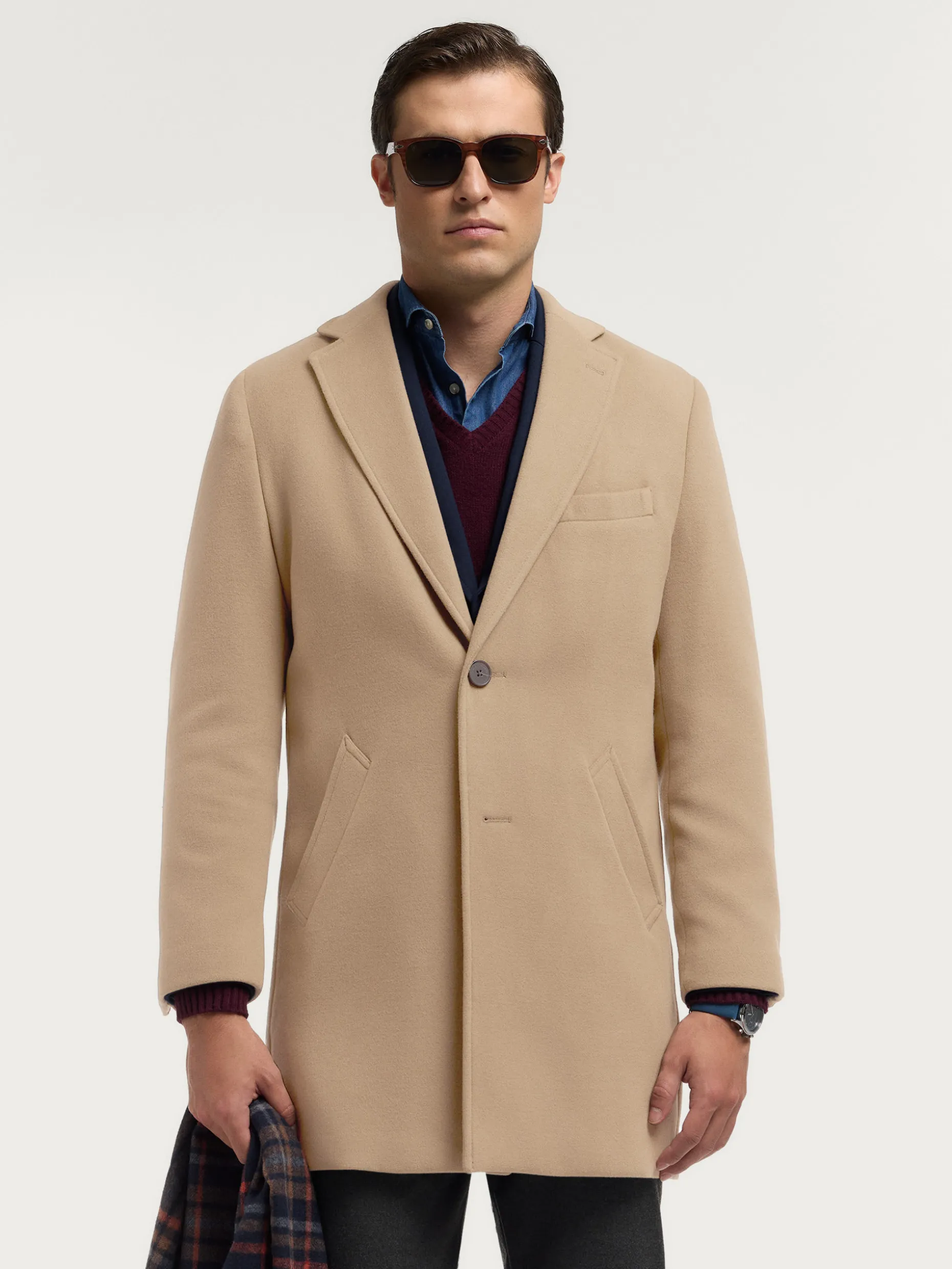 Moon Cappotto con Cappuccio Morbido - Design Elegante di Alvaro Moreno, Giacca Invernale a Stile Minimalista 

(：，