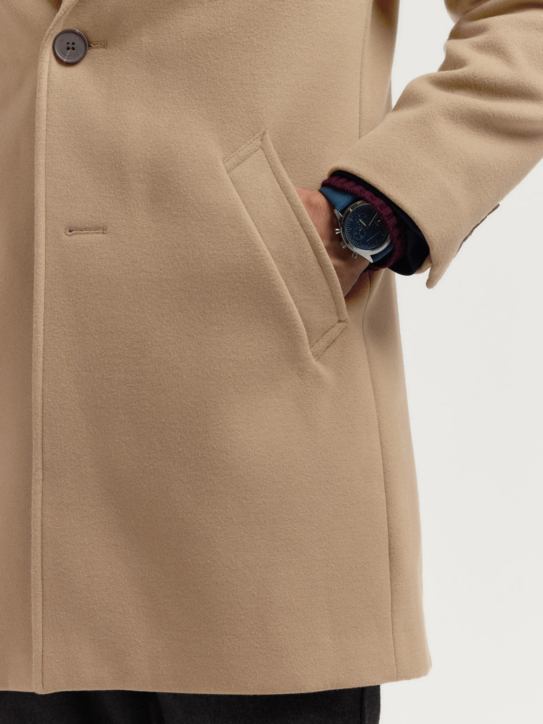 Moon Cappotto con Cappuccio Morbido - Design Elegante di Alvaro Moreno, Giacca Invernale a Stile Minimalista 

(：，