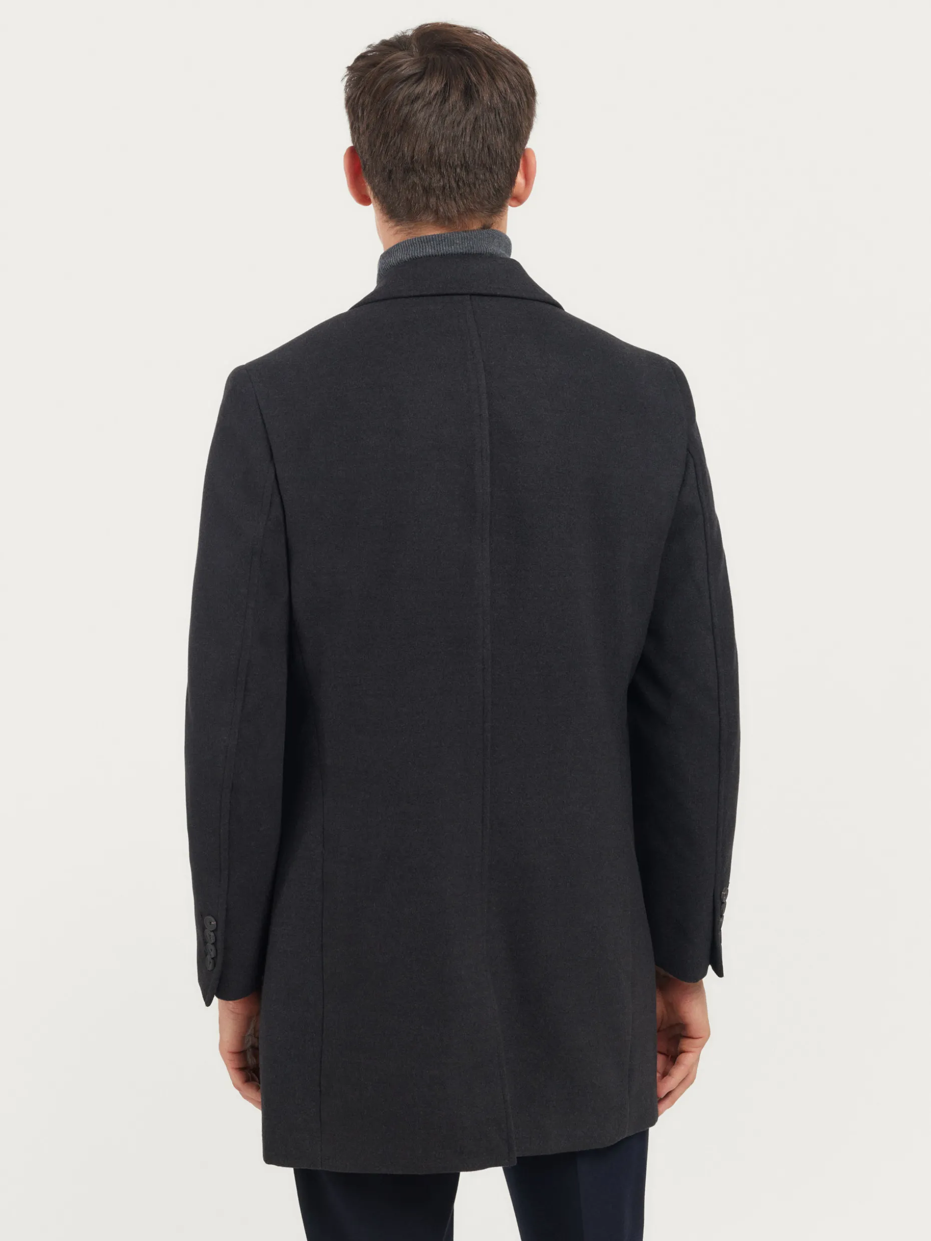 Giubbotto Moon con design avvolgente - Collezione premium di Alvaro Moreno per l'inverno 2024