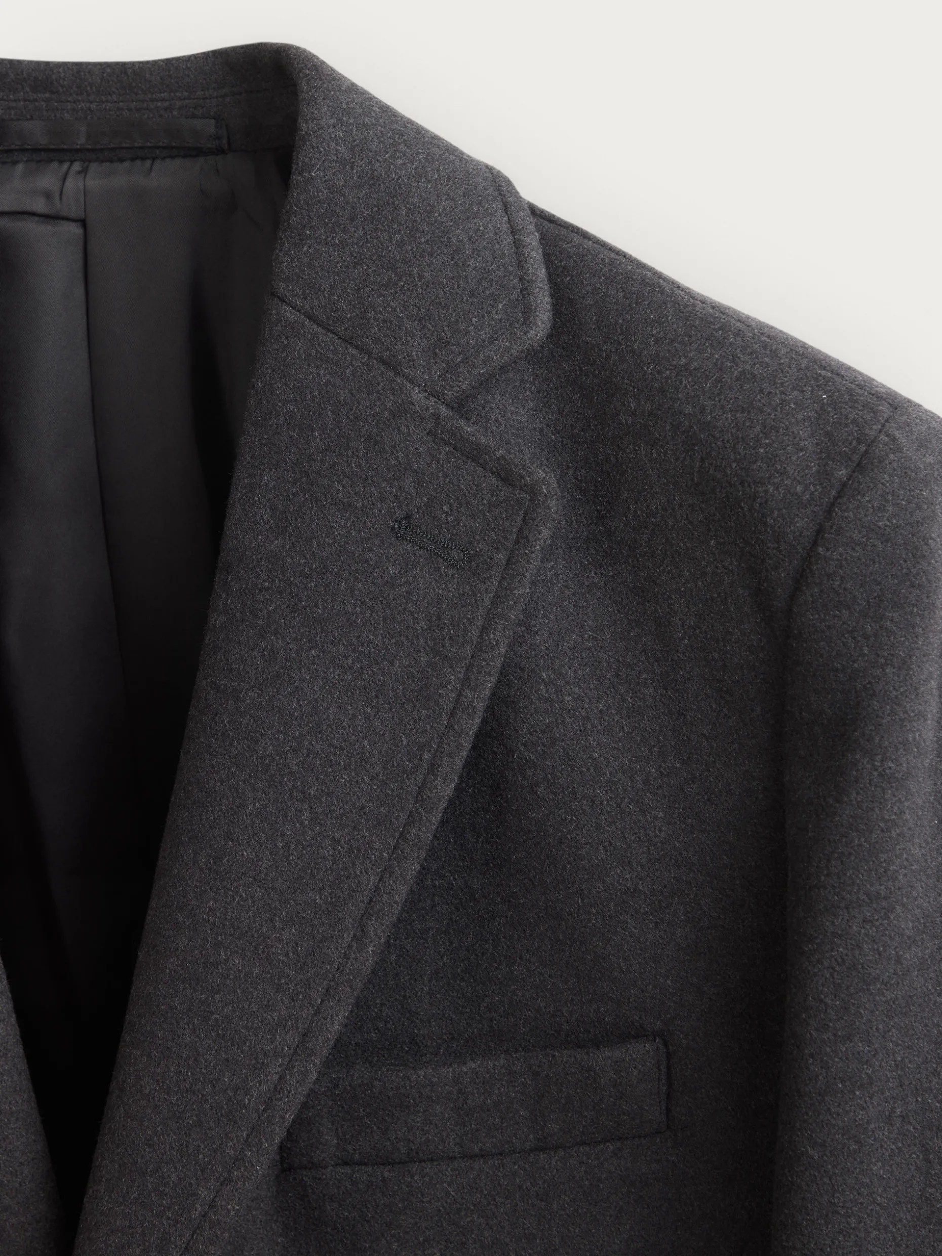 Giubbotto Moon con design avvolgente - Collezione premium di Alvaro Moreno per l'inverno 2024
