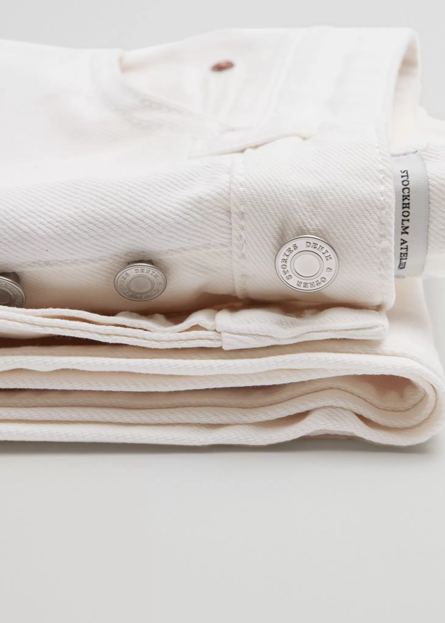 Jeans Best & Other Stories con vita comoda e gamba affusolata - Bianco puro per uno stile casual raffinato