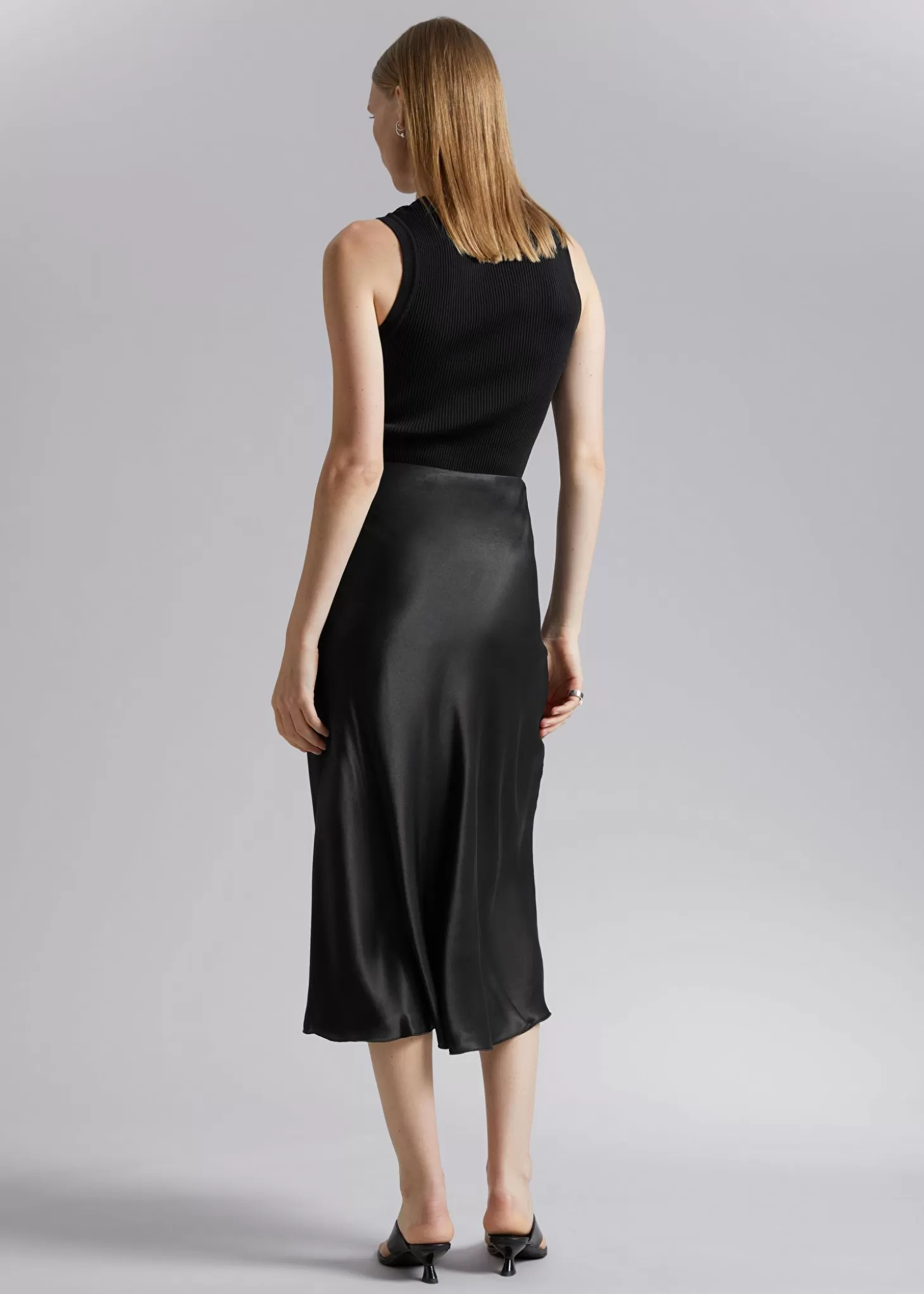 Elegante gonna midi a linea A in nero - Altri Racconti Moda Primavera