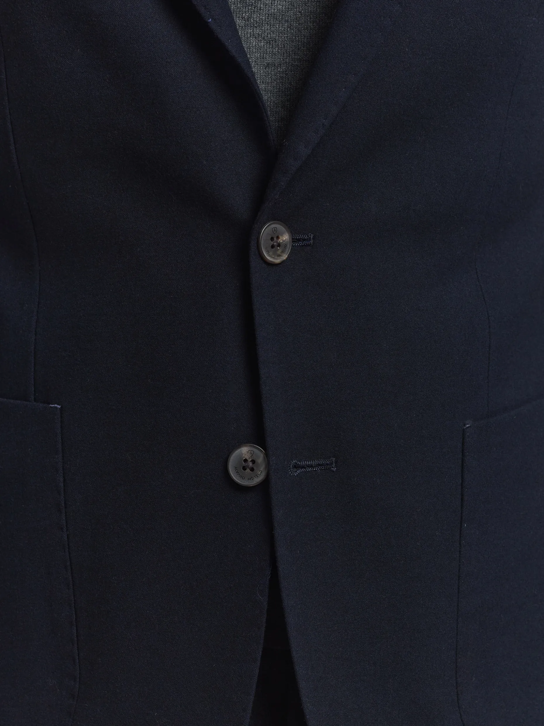 Giacca essenziale in twill lavorato - Linea classica Alvaro Moreno

(：，