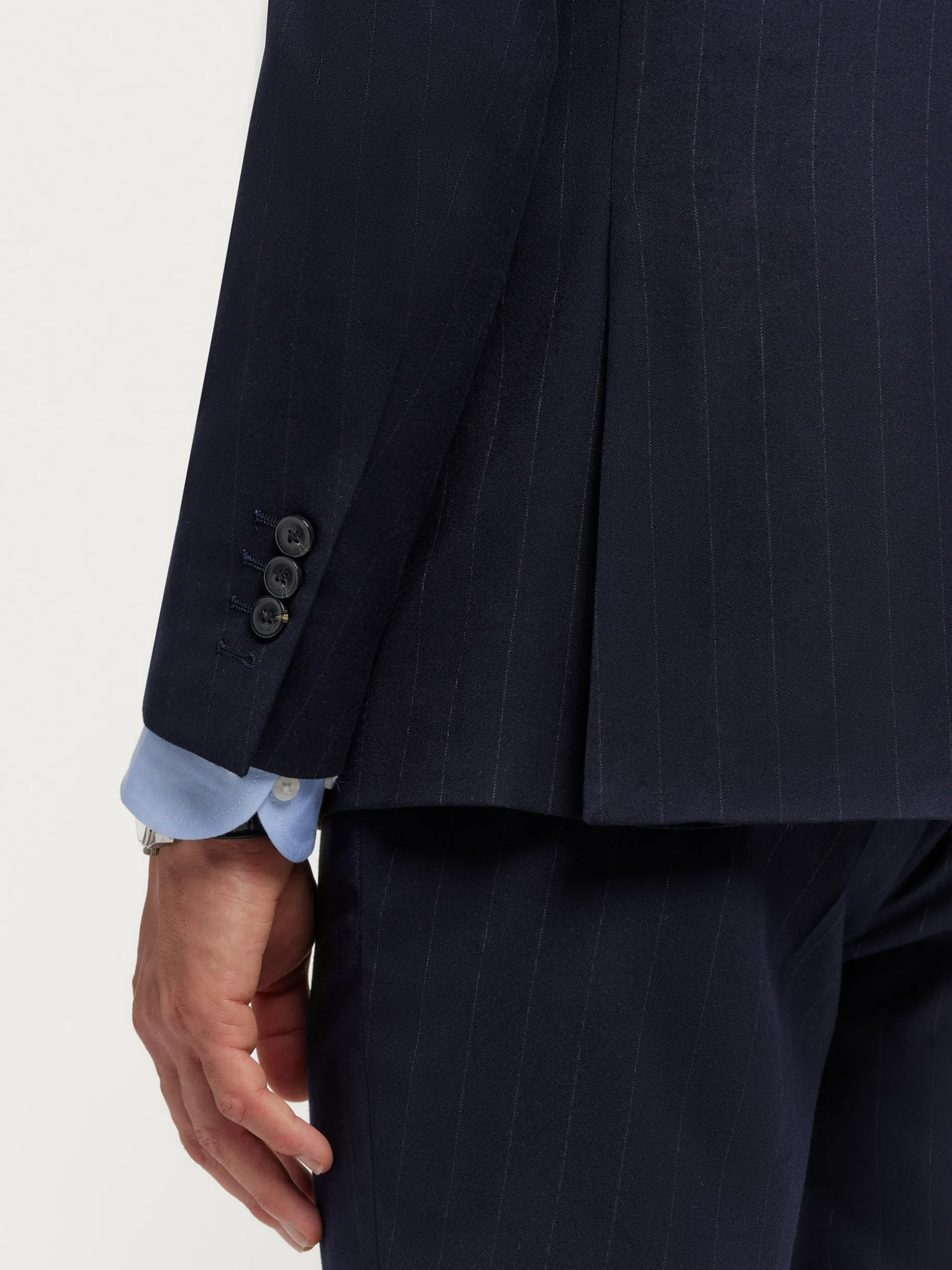Giacca Stile Americana con Design Iconico - Collezione Duomo  
Edizione Speciale Diplo by Alvaro Moreno  
Moda Uomo Premium per Look Metropolitano