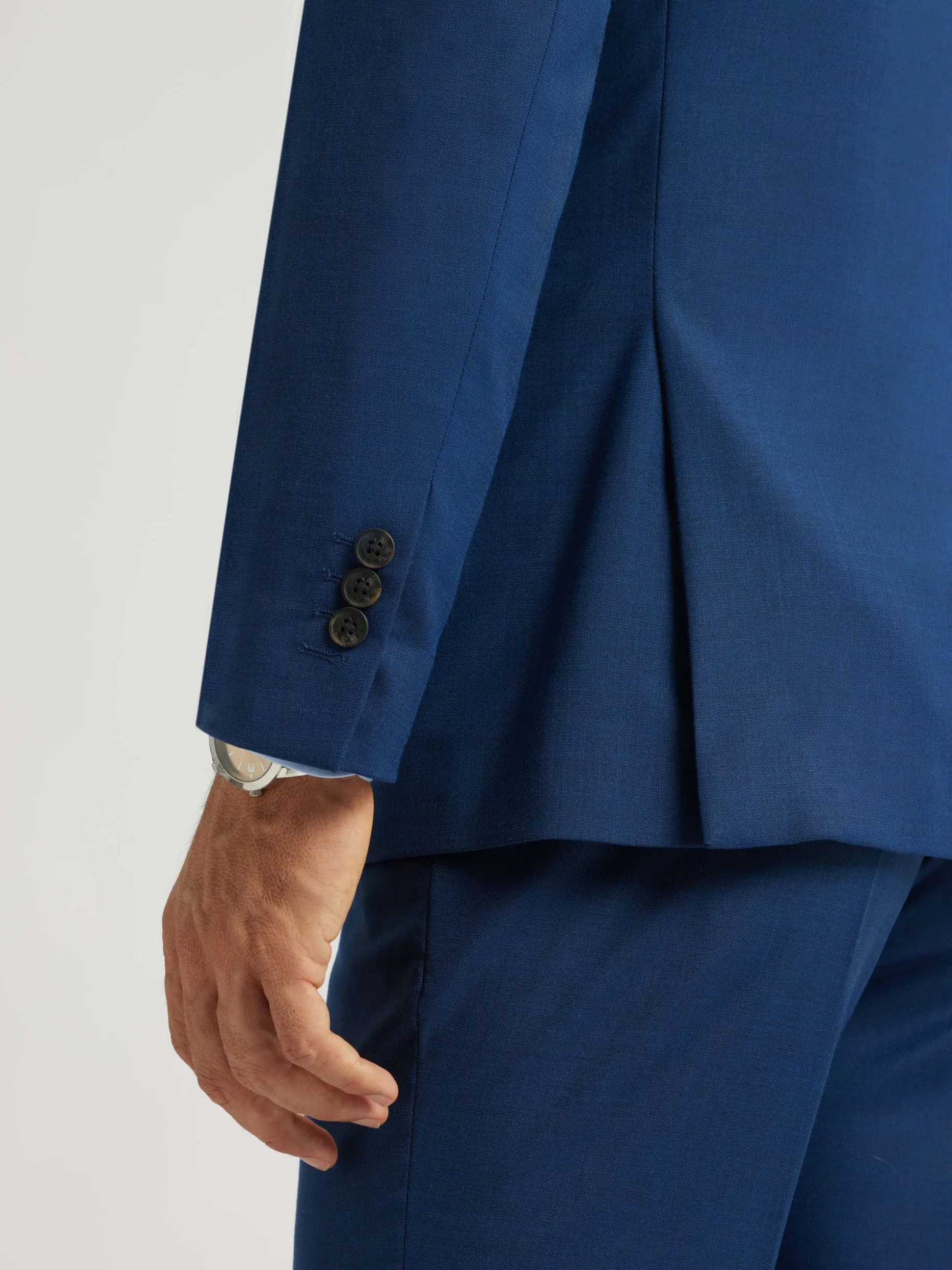 Americana Stile Unico - Linea Alvaro Moreno: Eccellenza in Design e Funzionalità