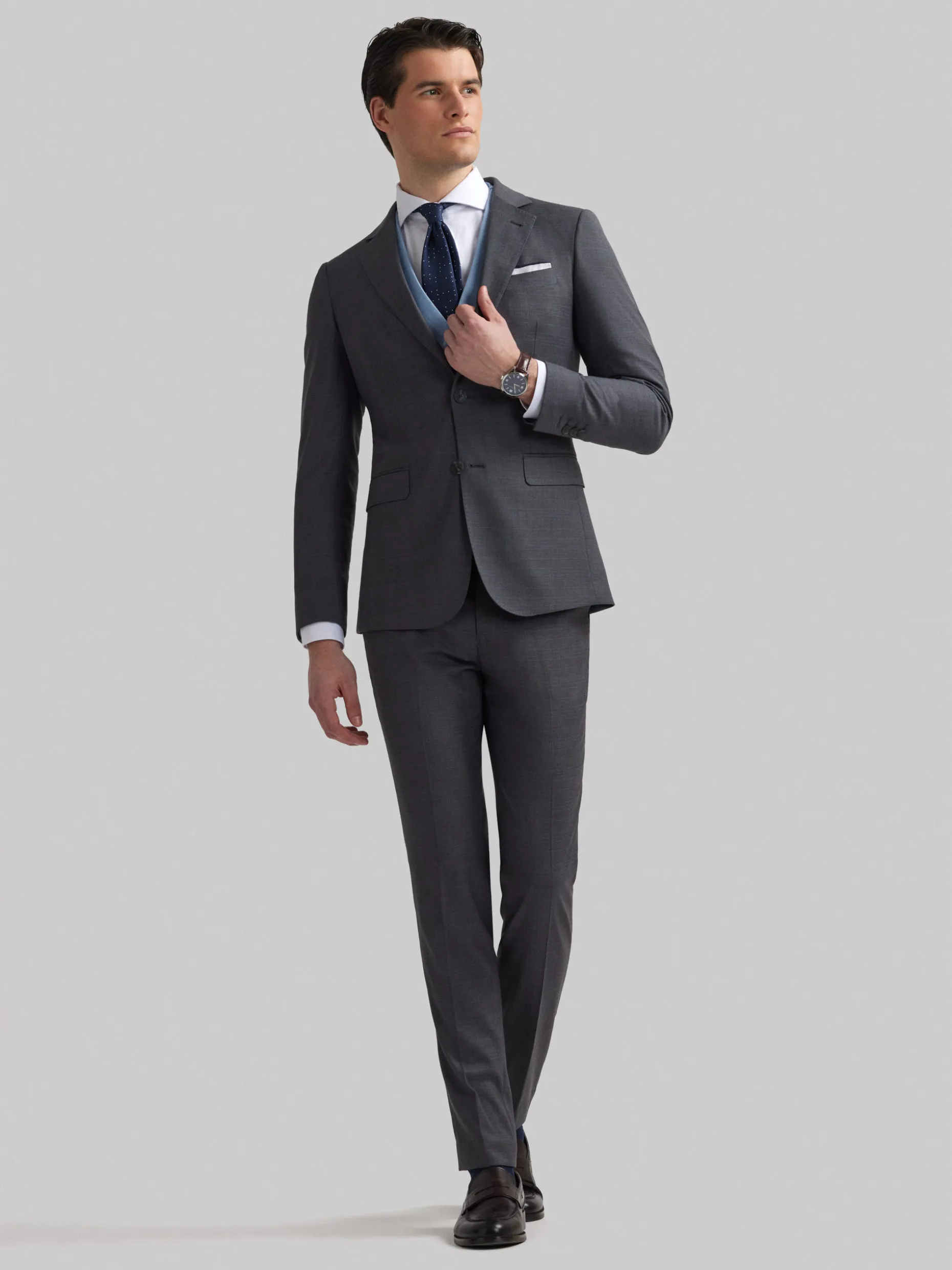 Negozio Alvaro Moreno · Collezione Gales Americana Milano | Stile Iconico e Comfort Moderno