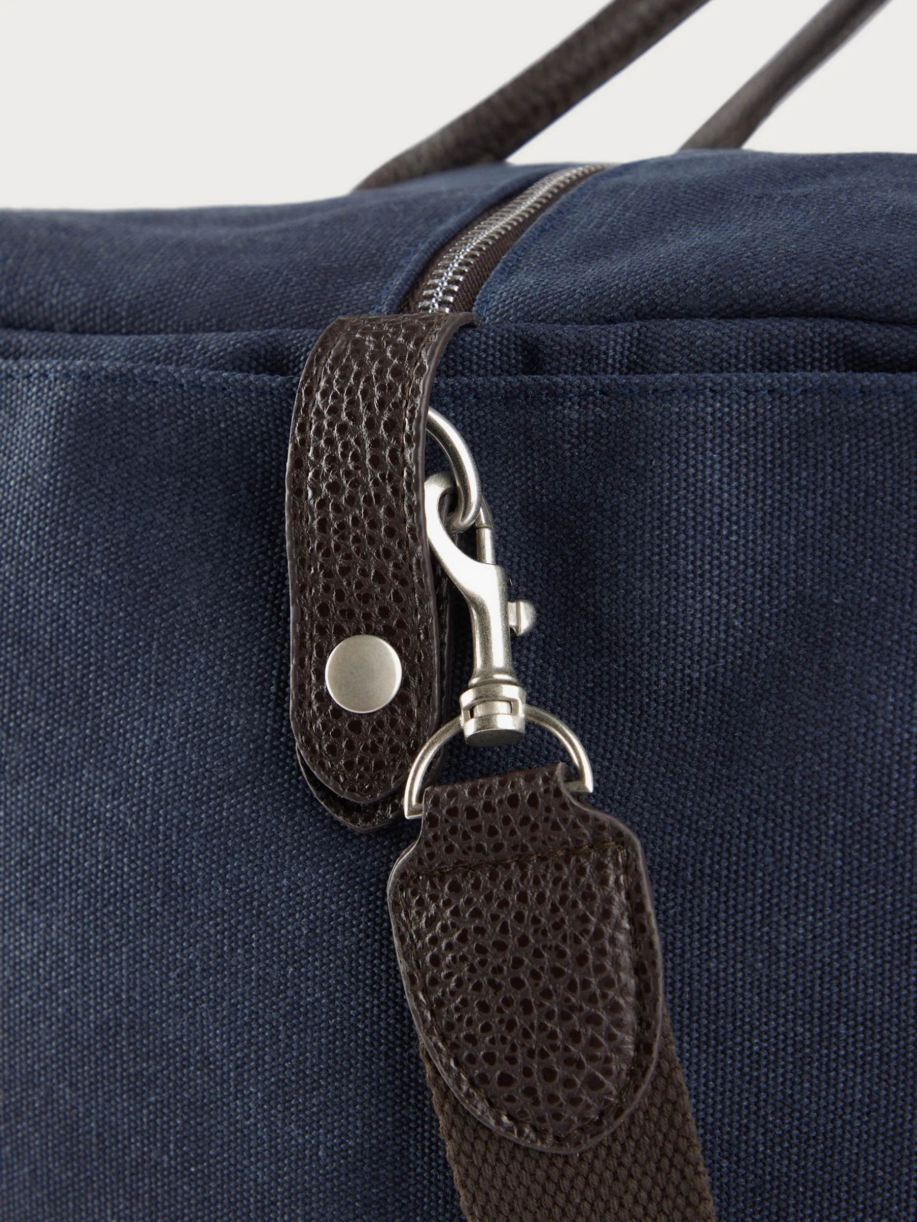 Borsa Firmata Nolan con Design Esclusivo di Alvaro Moreno - Edizione Limitata, Stile Unico per Look Inconfondibile