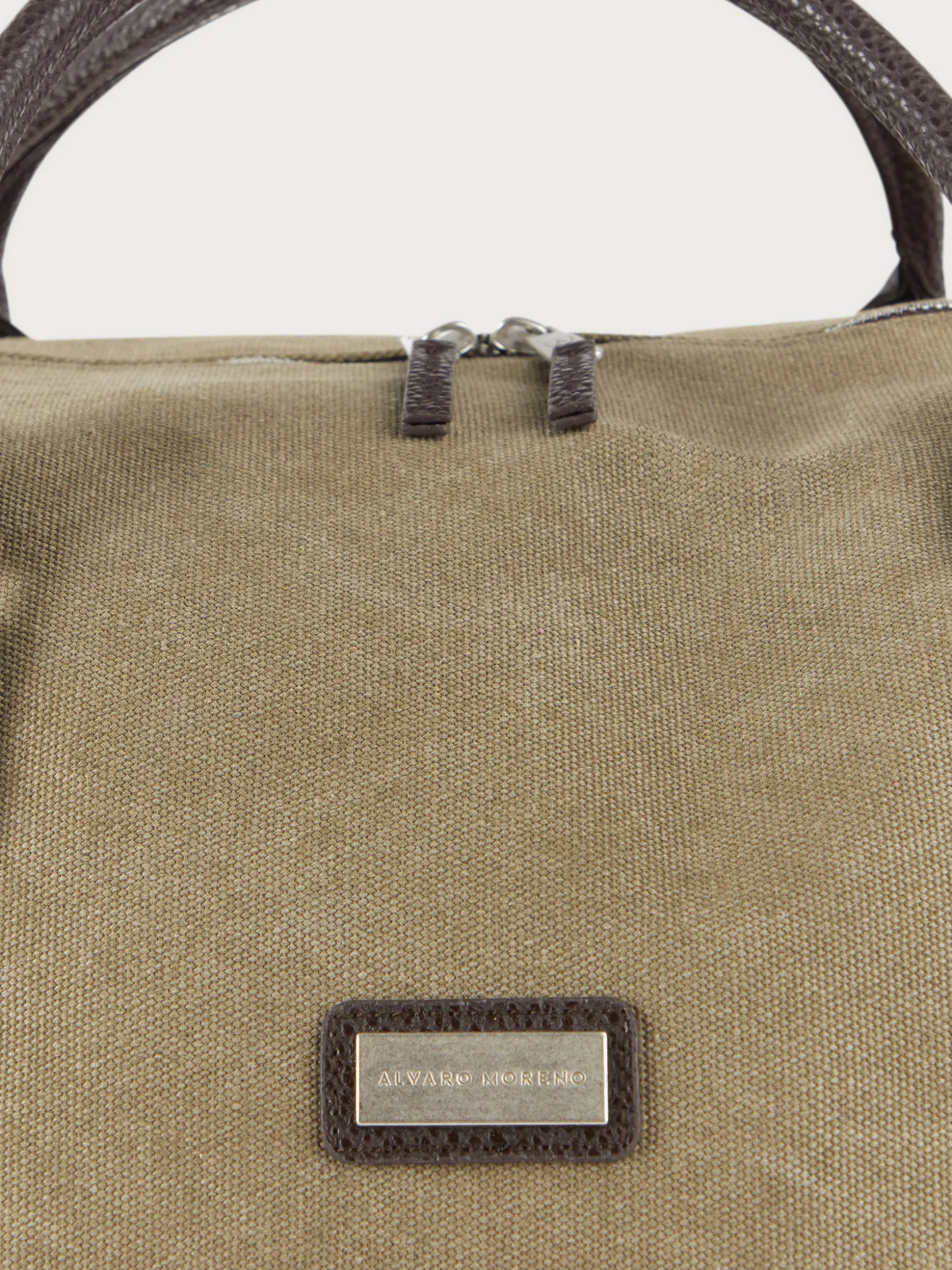 Borsa Nolan – Elegante e Funzionale con Nuovo Design di Alvaro Moreno, Ideale per Uso Quotidiano e Occasioni Speciali