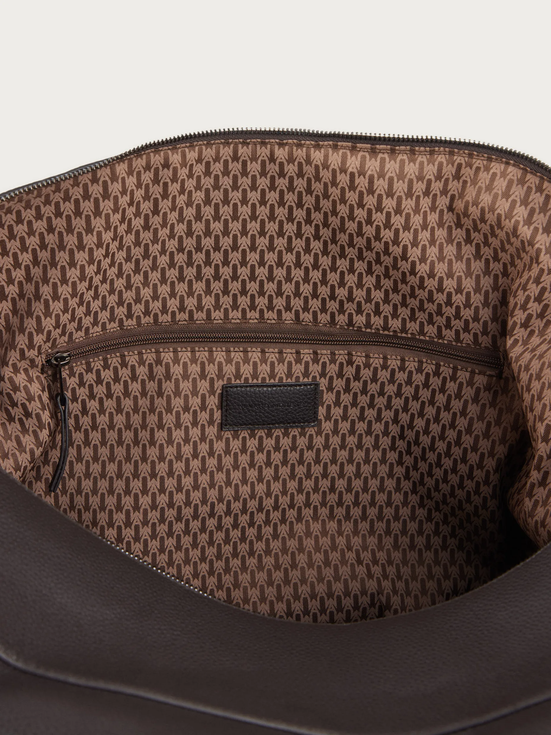 Borsa Rocco in Pelle Marrone - Design Elegante di Alvaro Moreno per Uso Quotidiano