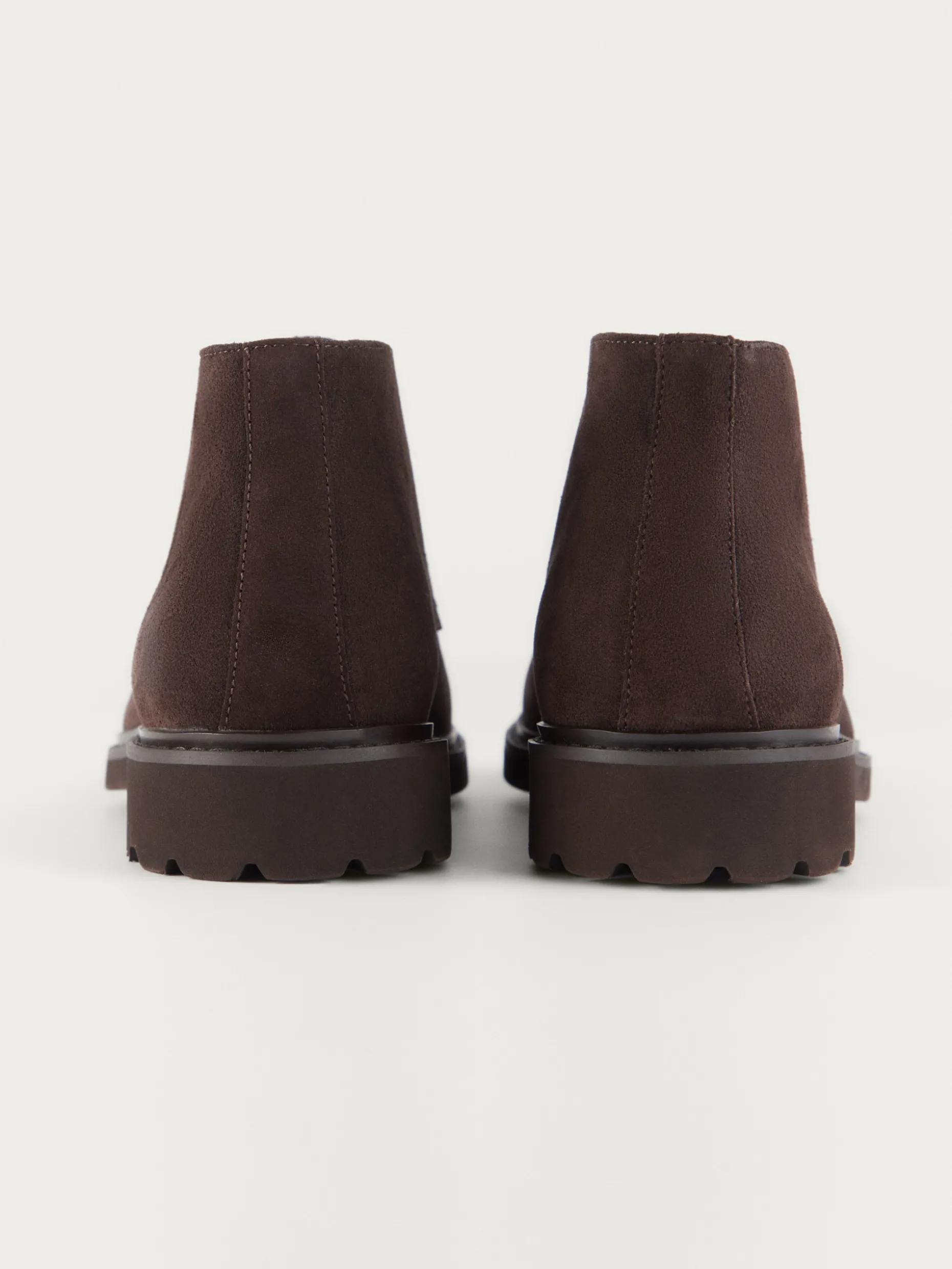 Stivaletto Uomo in Pelle Scamosciata Marrone con Suola Antiscivolo - Design Moderno di Alvaro Moreno 

(：，，，。。)