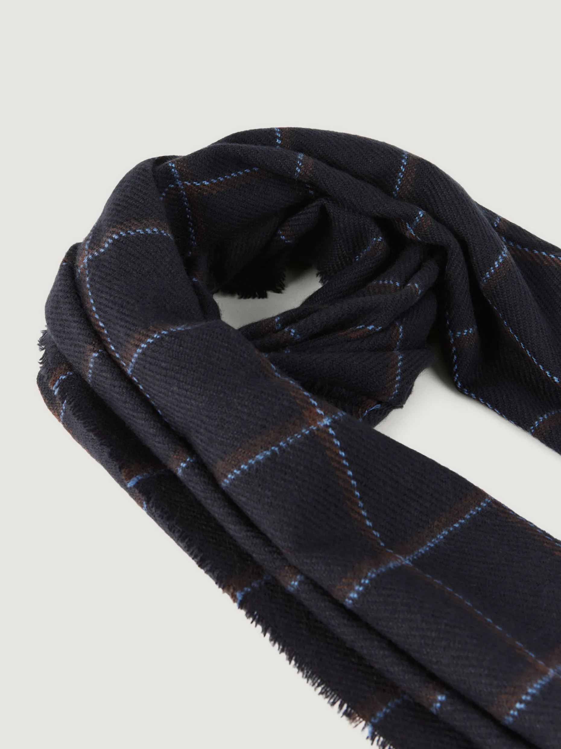 Sciarpe a Quadri Alvaro Moreno | Offerta Lampo con Sconto Esclusivo - Edizione Limitata Autunno/Inverno 2023 | Stile Minimal per Look Urbani Eleganti | Scopri la Collezione Esclusiva Solo Oggi Disponibile