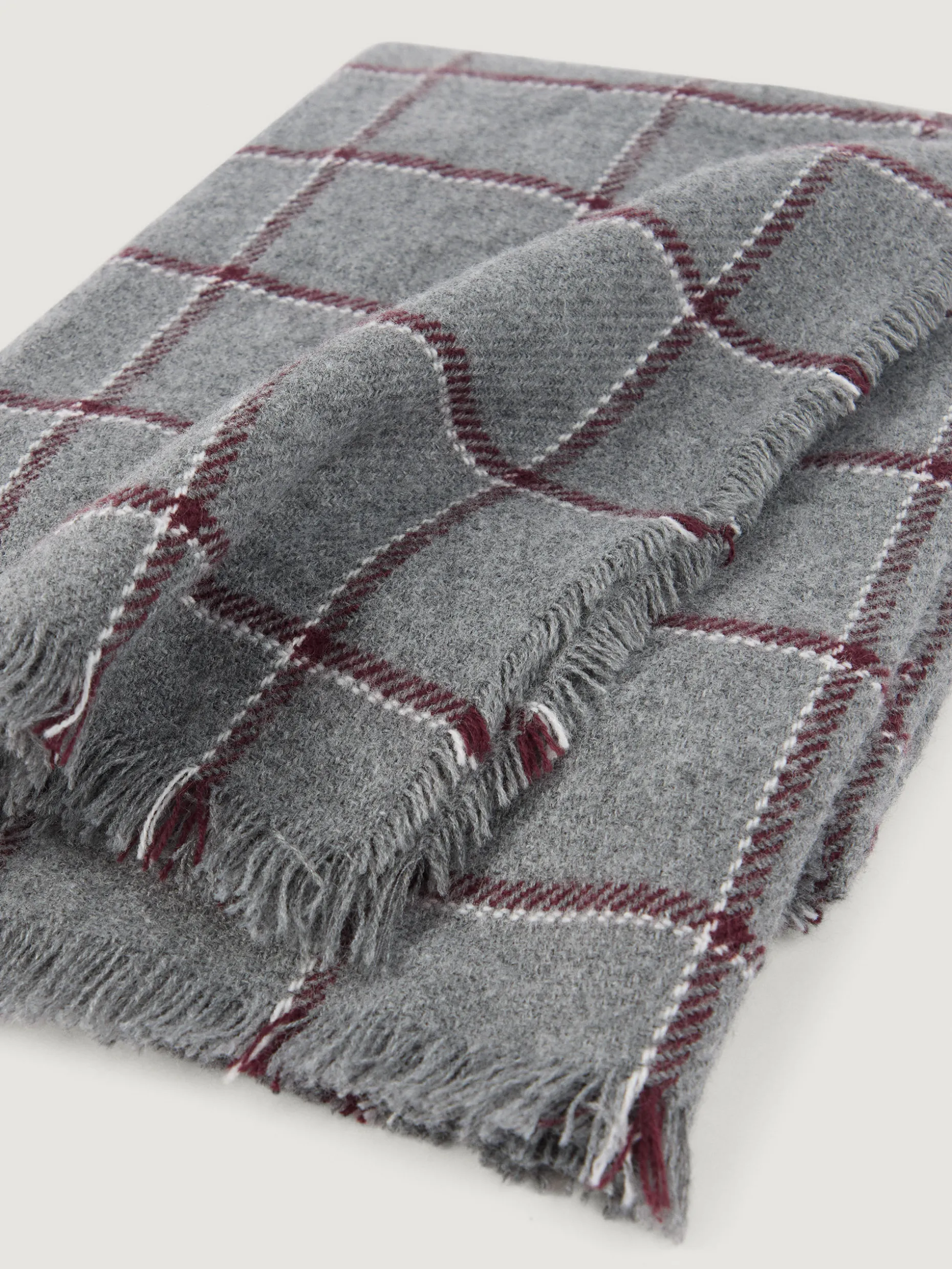 Sciarpe Eleganti Alvaro Moreno - Modelli Unisex Autunno-Inverno 2024 | Tessuto Morbido, Prezzi Accessibili, Confezione Regalo Ideale