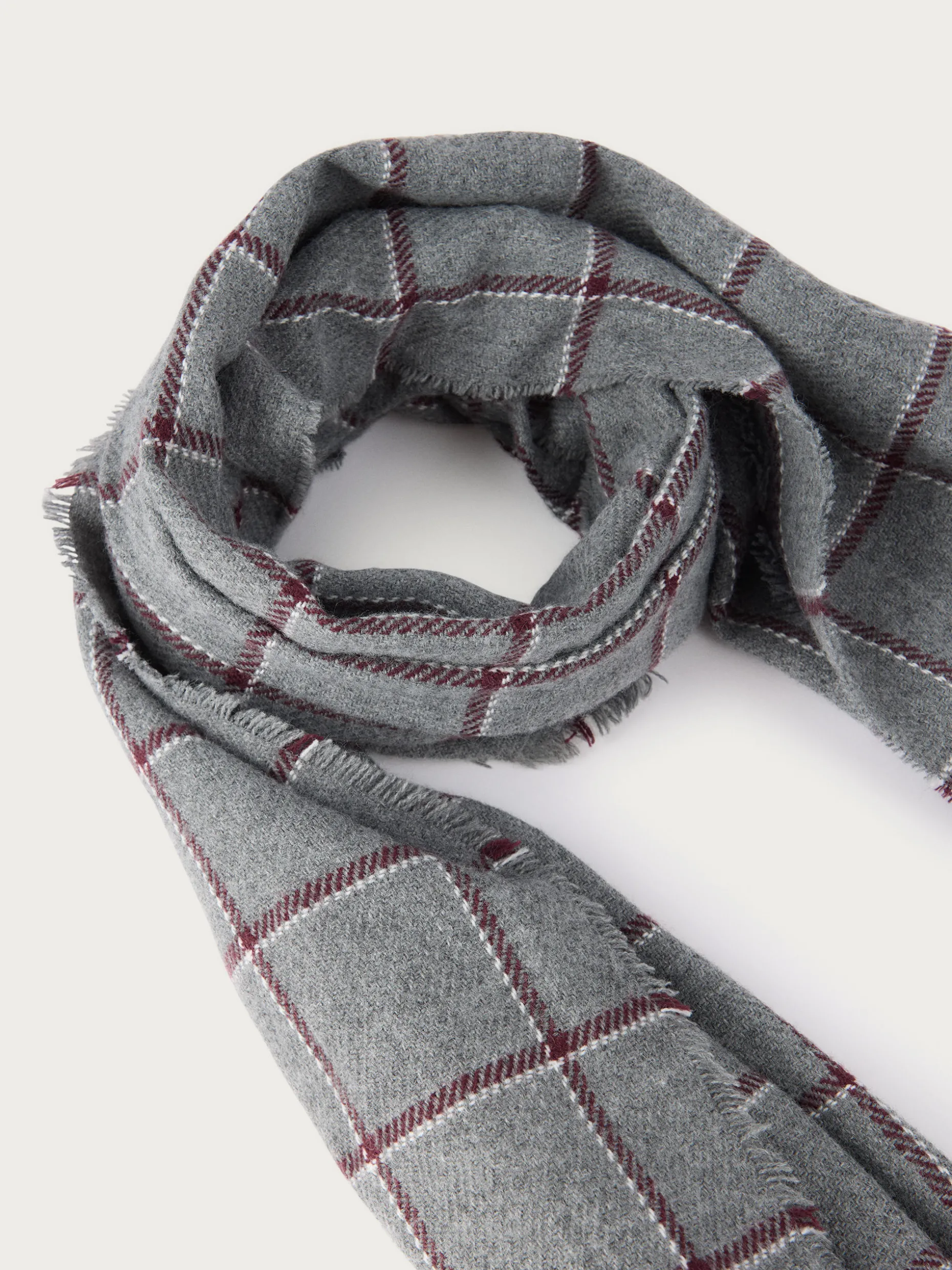 Sciarpe Eleganti Alvaro Moreno - Modelli Unisex Autunno-Inverno 2024 | Tessuto Morbido, Prezzi Accessibili, Confezione Regalo Ideale