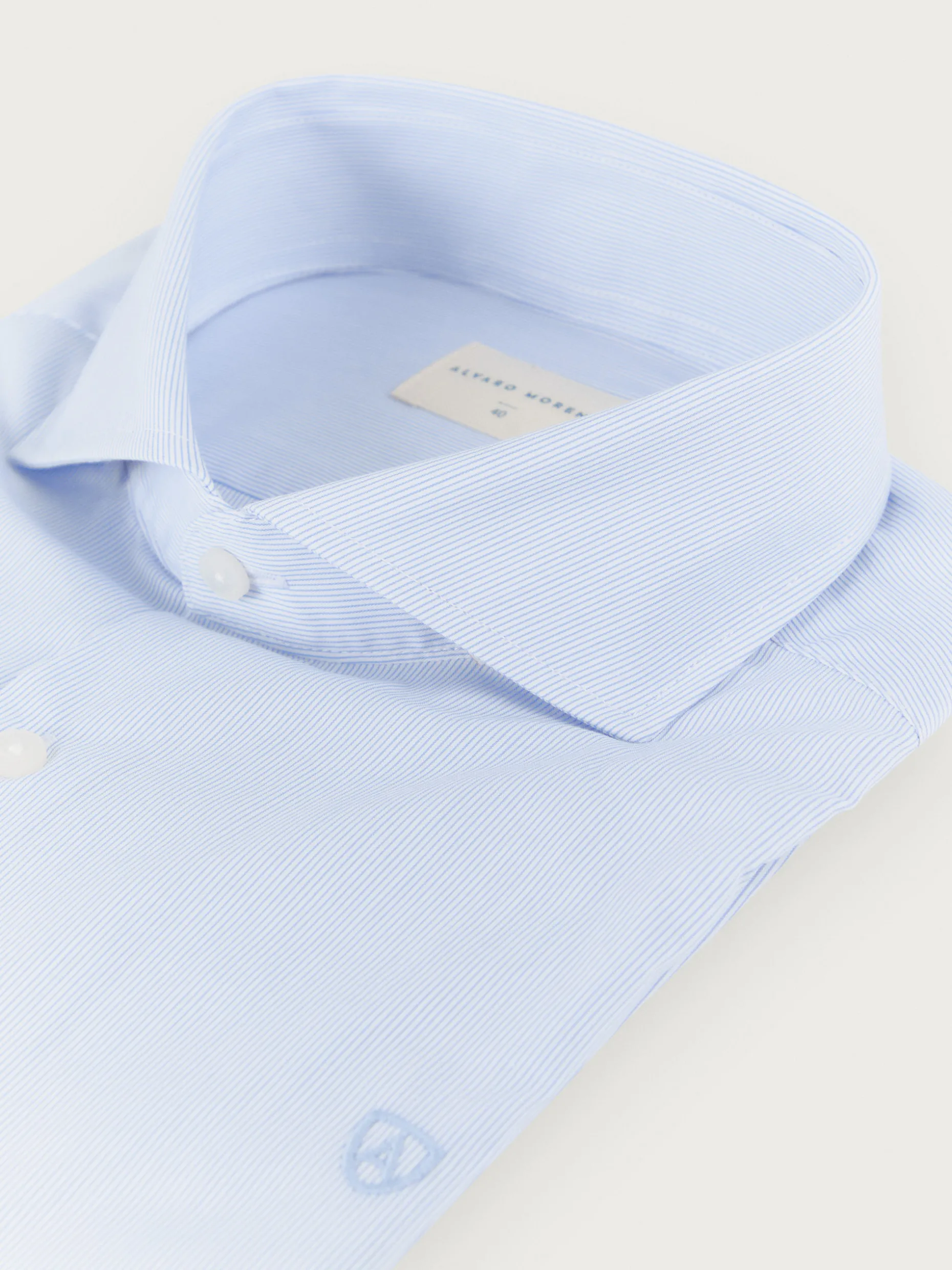 Camicia Comoda con Micro Righe - Stile Moderno di Alvaro Moreno Fashion
