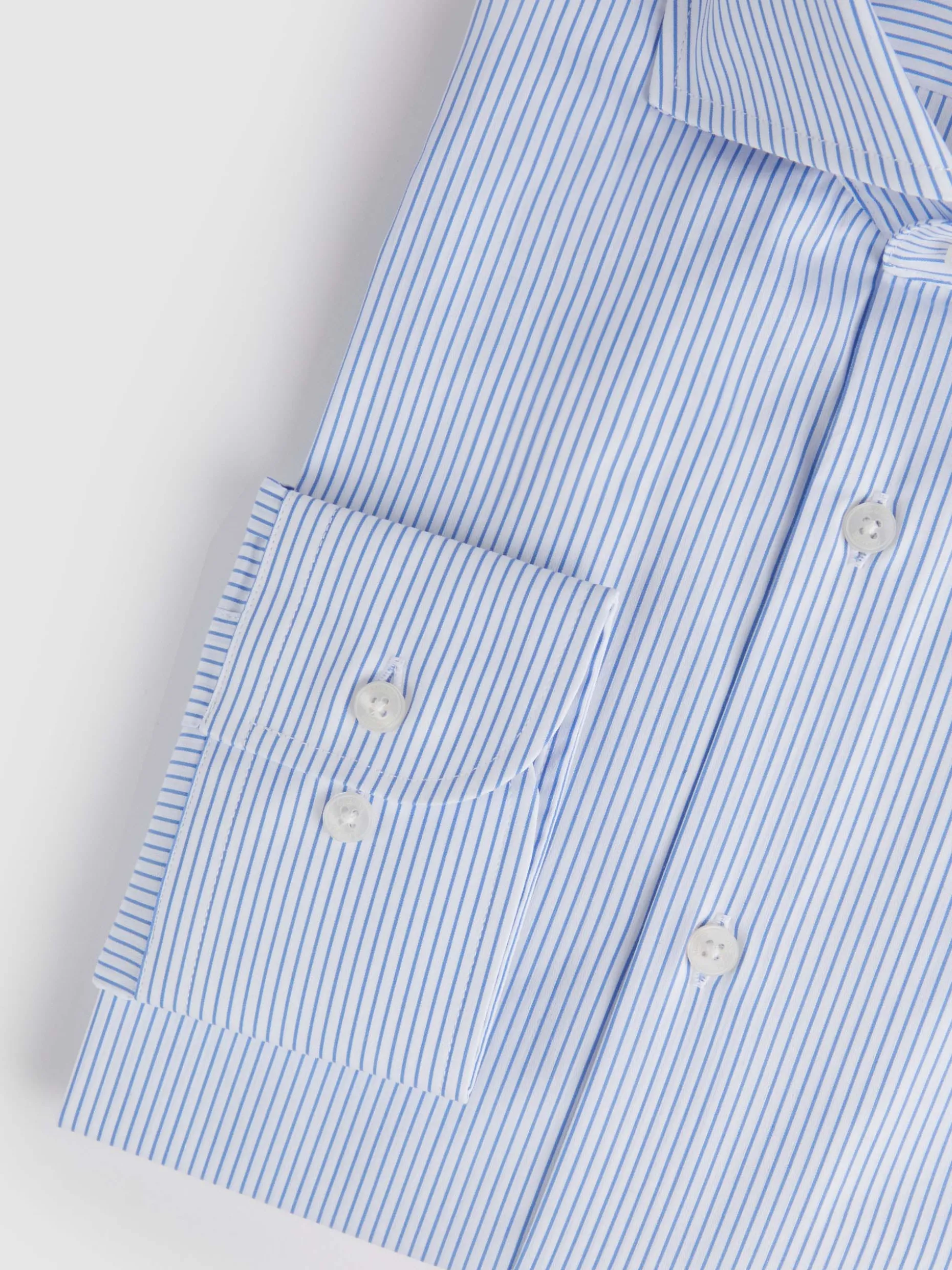 Camicia Casual Alvaro Moreno - Righe Eleganti, Tessuto Morbido e Confortevole, Prezzo Conveniente