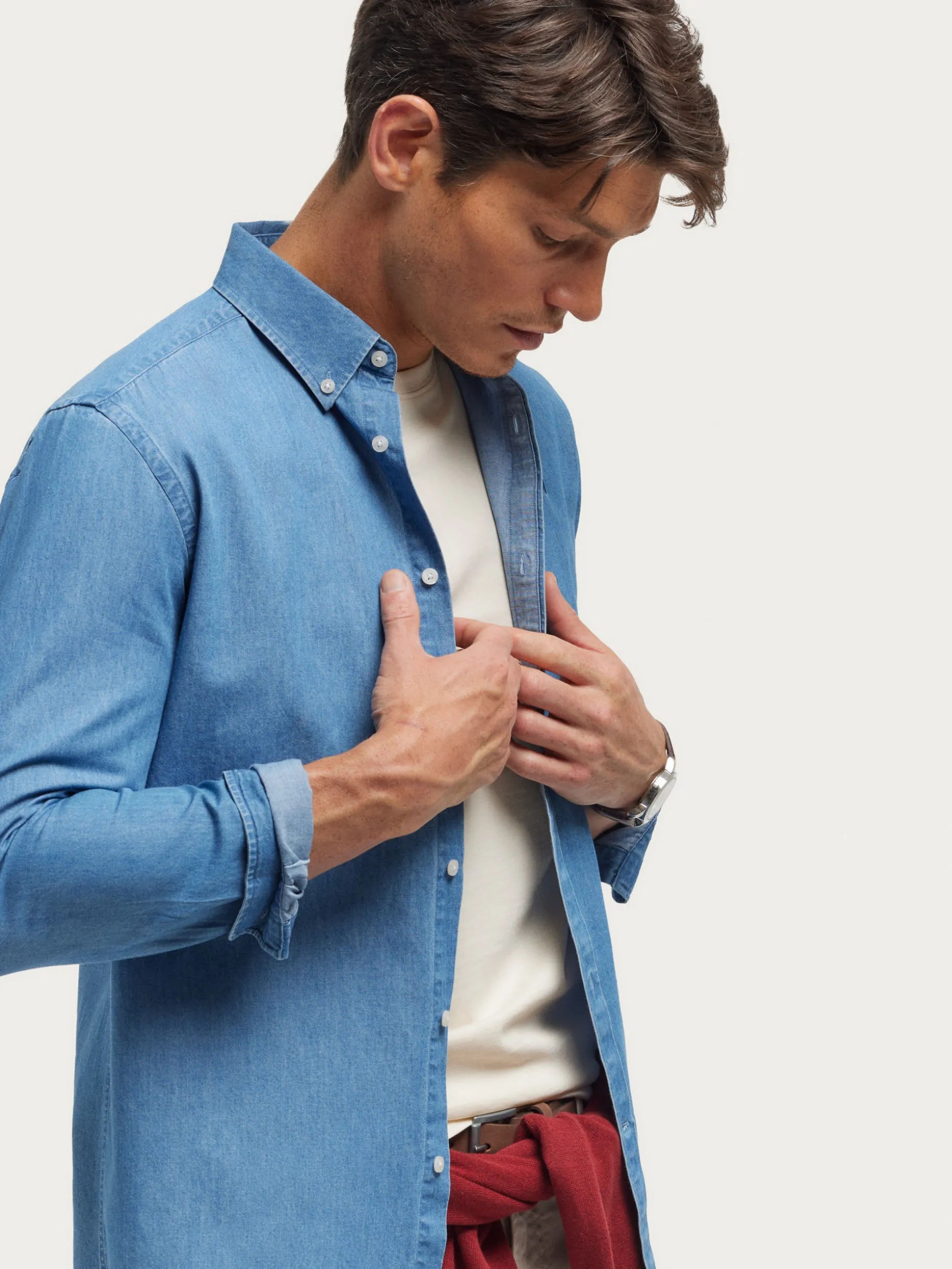 Alvaro Moreno - Camicia in Denim Confortevole con Collo Button-Down, Design Moderno e Dettagli Artigianali