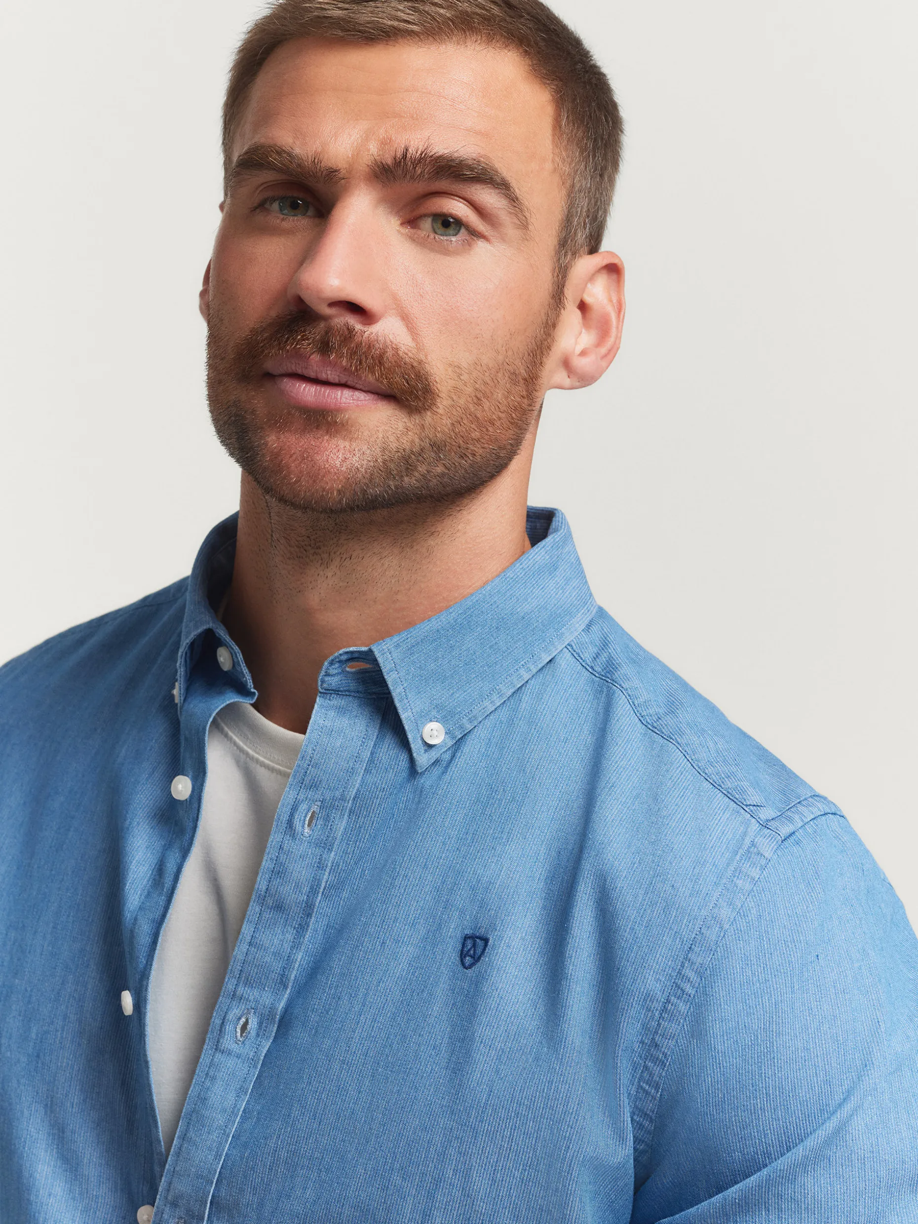 Camicia in Denim con Ricami Canutillo - Design Casual di Alvaro Moreno | Moda Autentica da Outlet