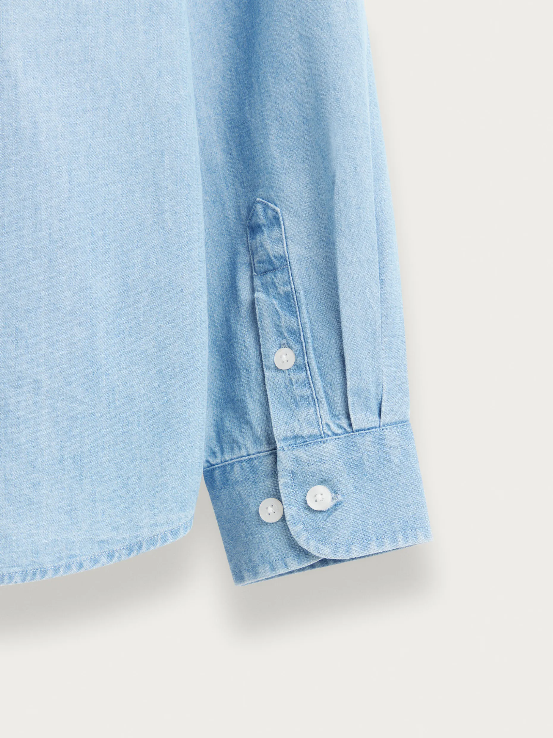 Camicia Jeans Bambini Confortevole - Stile Casual con Tocco Resistente  
Scopri la Collezione Alvaro Moreno | Offerta Esclusiva per Piccoli Esploratori