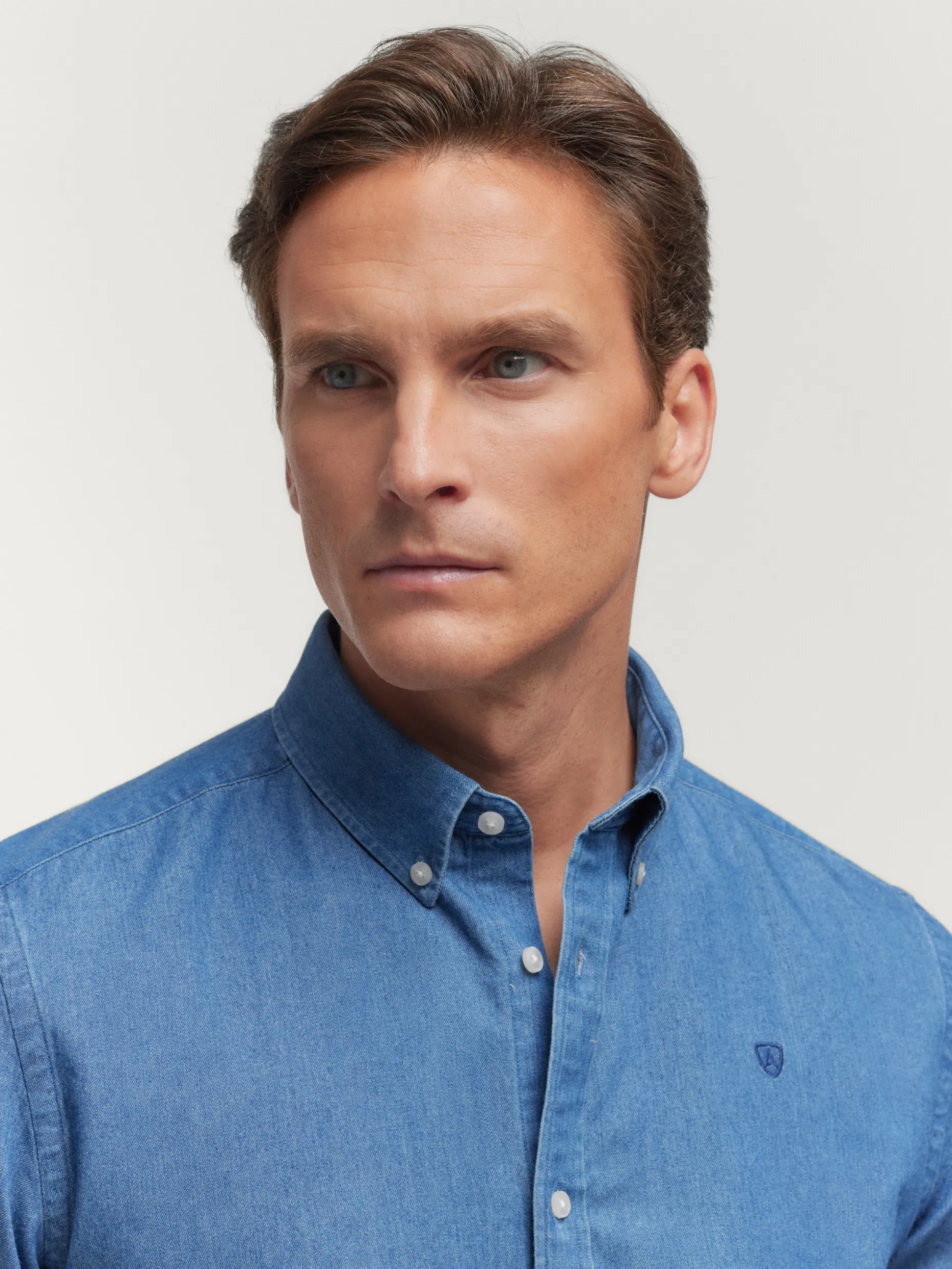 Camicia Casual in Denim Slub con Design Moderno di Alvaro Moreno - Novità Stagionale