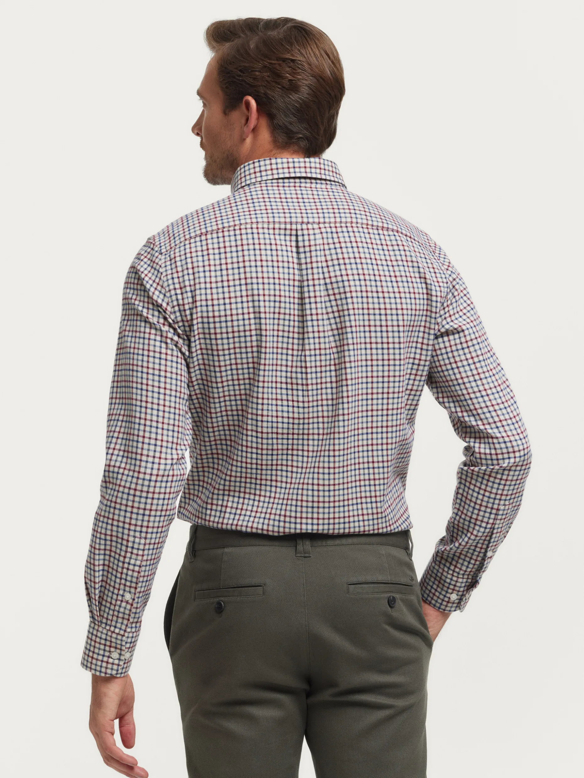 Camicia in Flanella Quadri - Design Classico con Tocco Moderno di Alvaro Moreno