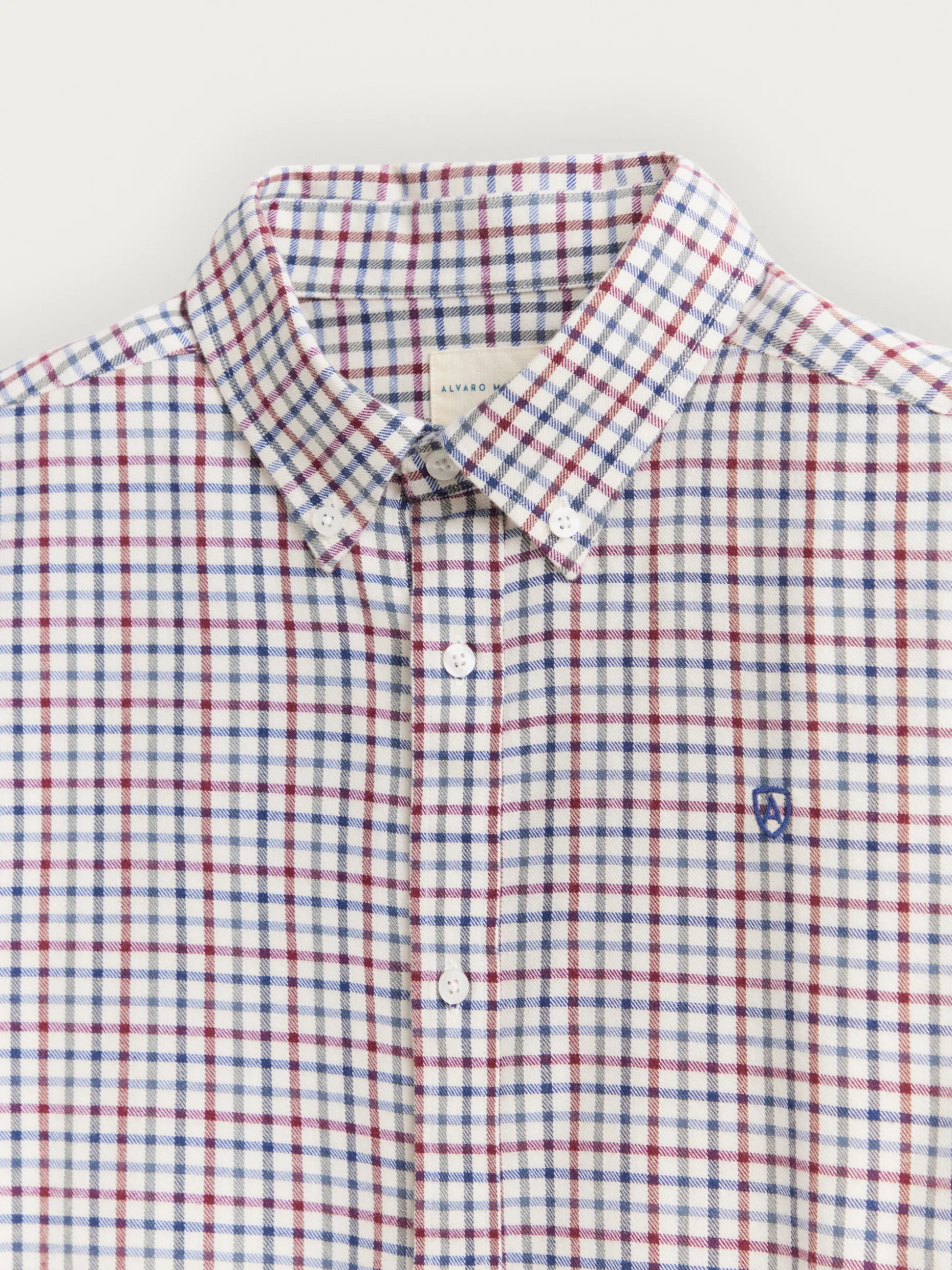 Camicia in Flanella Quadri - Design Classico con Tocco Moderno di Alvaro Moreno