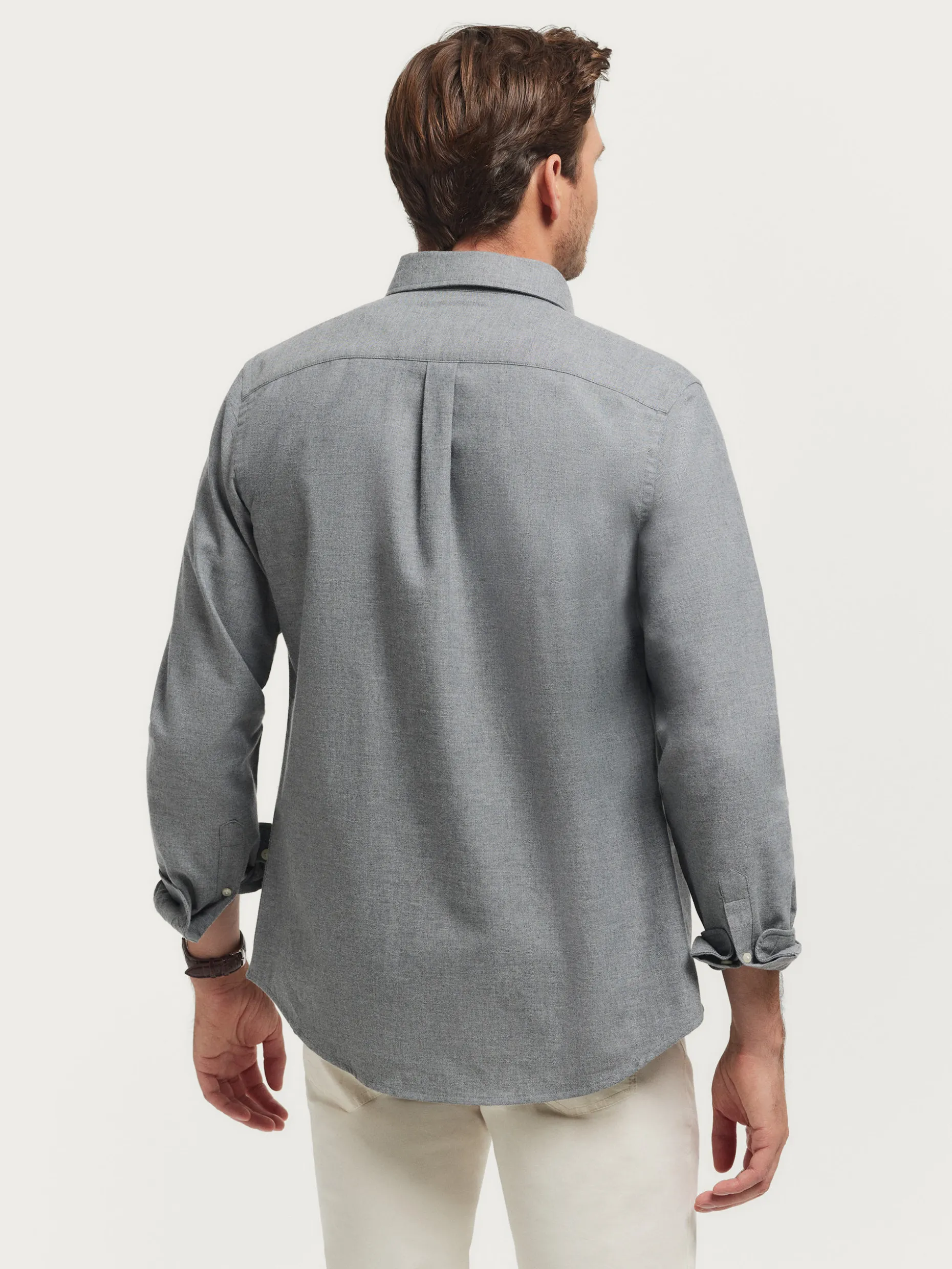 Camicia Classica in Flanella Twill - Design Casual Elegante di Alvaro Moreno 

Realizzata in tessuto twill di alta qualità, modello versatile per ogni occasione. Colori coordinati disponibili nella collezione autunnale.