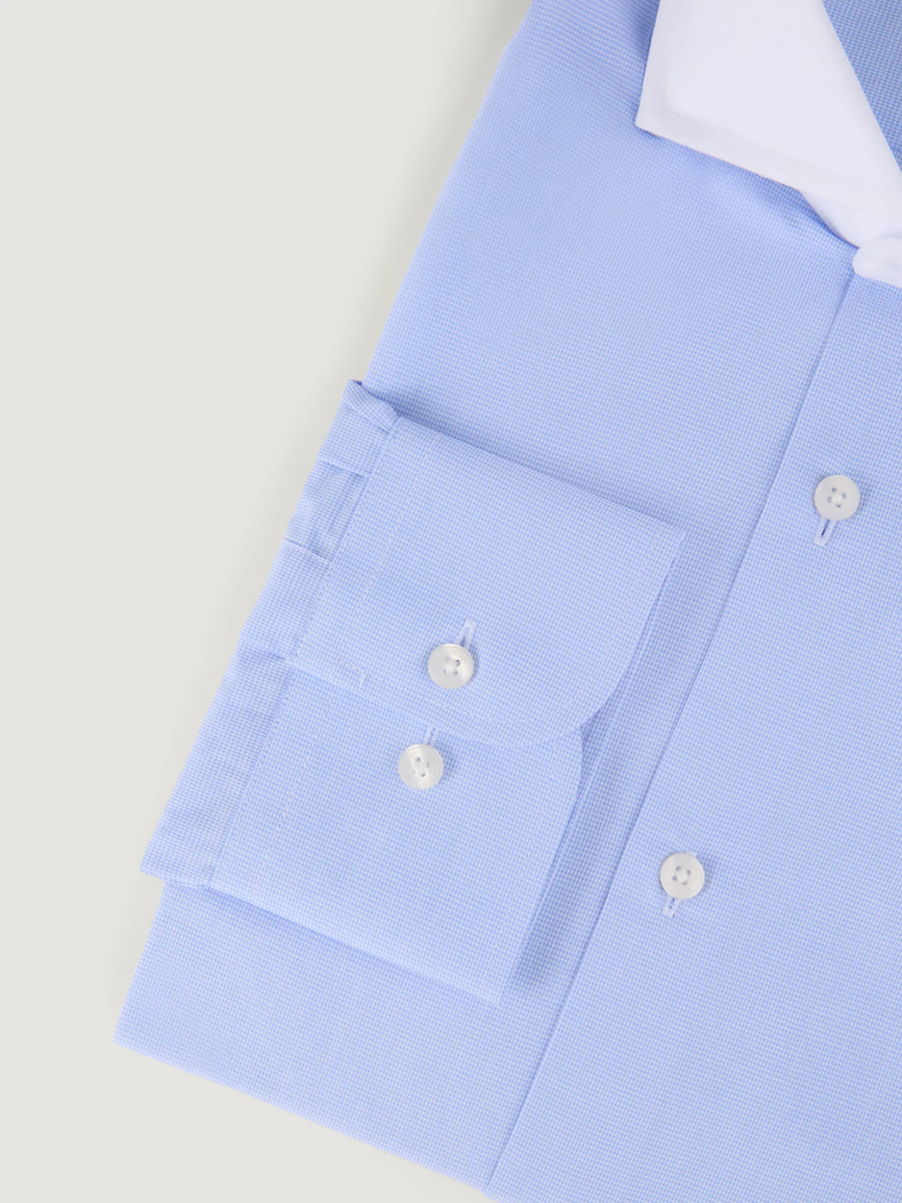 Camicia Uomo in Microfibra Bianca - Confezione Comfort & Stile | Collezione Esclusiva Outlet di Alvaro Moreno