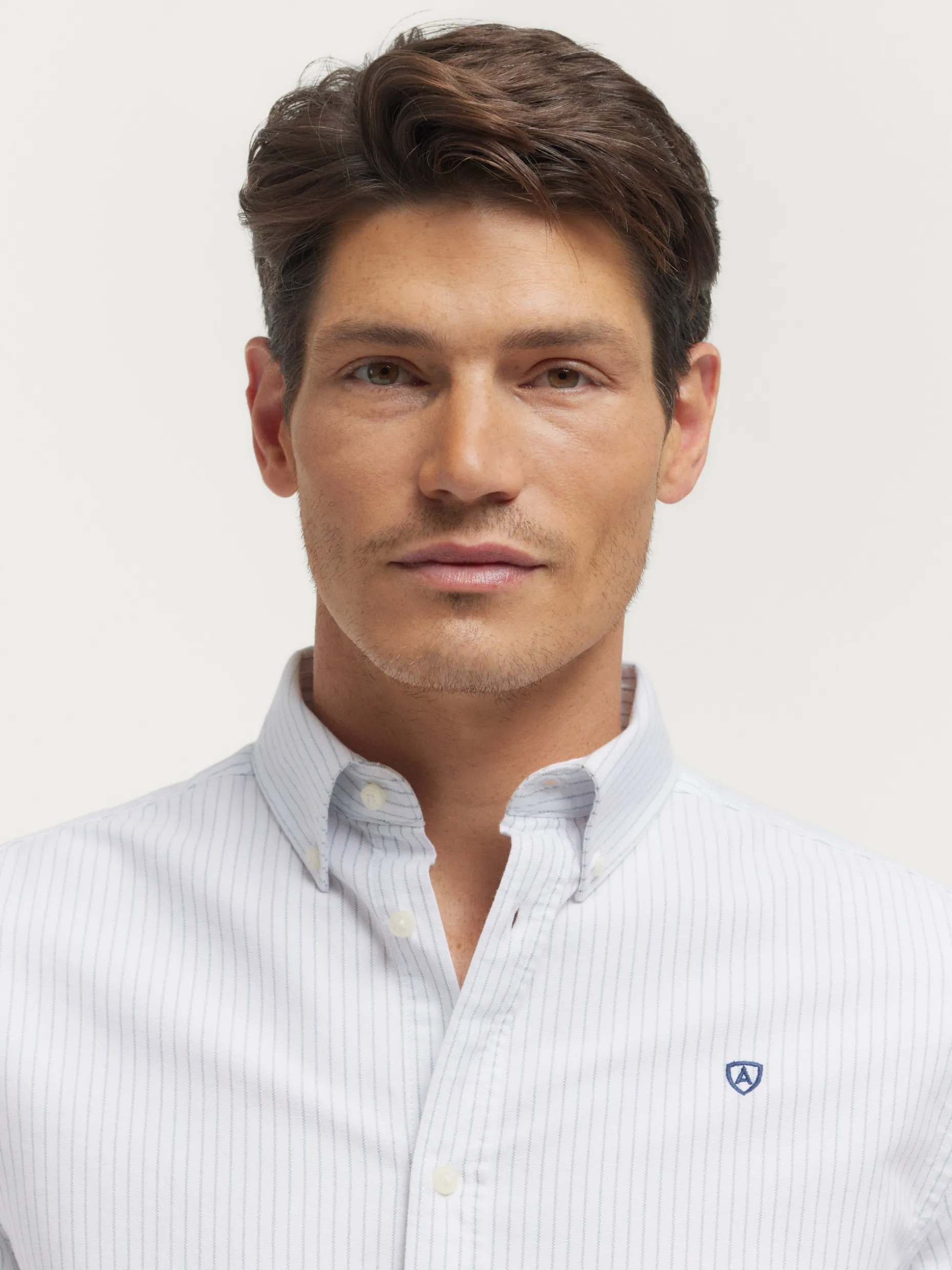 Camicia Oxford Aston Uomo - Stile Casual in Cotone Premium | Collezione Alvaro Moreno
(:,、,)