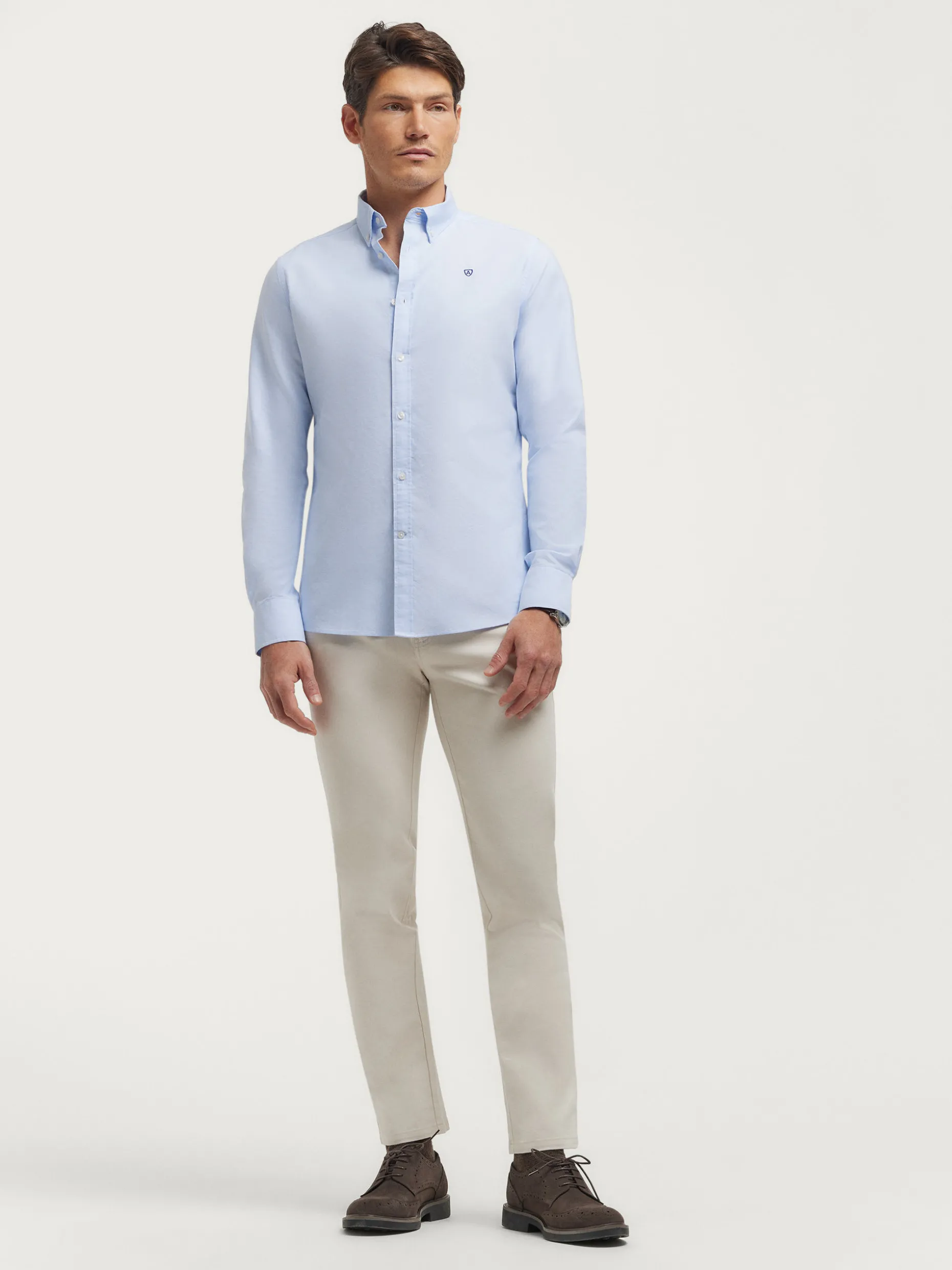 Camicia Oxford Classica in Cotone - Confezione Artigianale con Bottoni Mother-of-Pearl | Design Minimalista e Comfort Premium da Alvaro Moreno - Collezione Autunno 2023