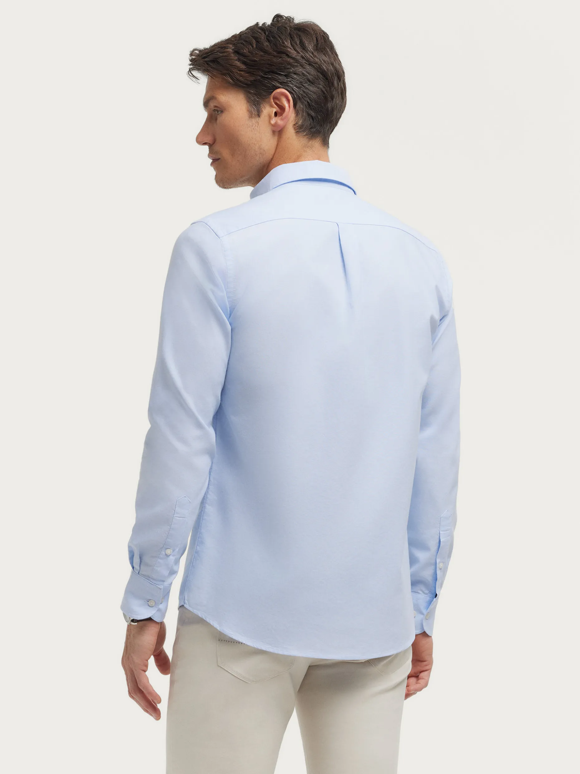 Camicia Oxford Classica in Cotone - Confezione Artigianale con Bottoni Mother-of-Pearl | Design Minimalista e Comfort Premium da Alvaro Moreno - Collezione Autunno 2023