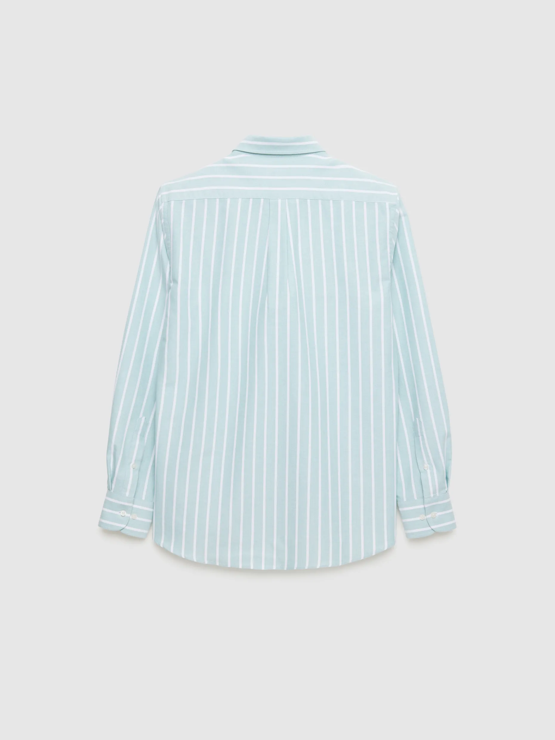 CAMICIA OXFORD ICONICA DA UOMO - DESIGN ESSENZIALE DI ALVARO MORENO 

Tessuto Oxford morbido, collo classico con bottone nascosto, taglio slim. Modello intramontabile per un look senza tempo. Collezione outlet esclusiva.