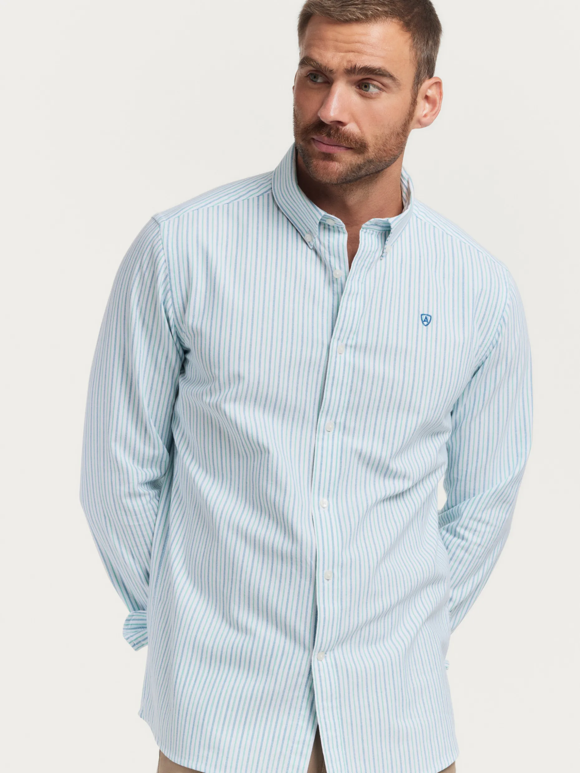 Camicia Oxford Premium con Ricami Unici - Design Esclusivo di Alvaro Moreno Collezione Best 

(：、、、，，，SEO)