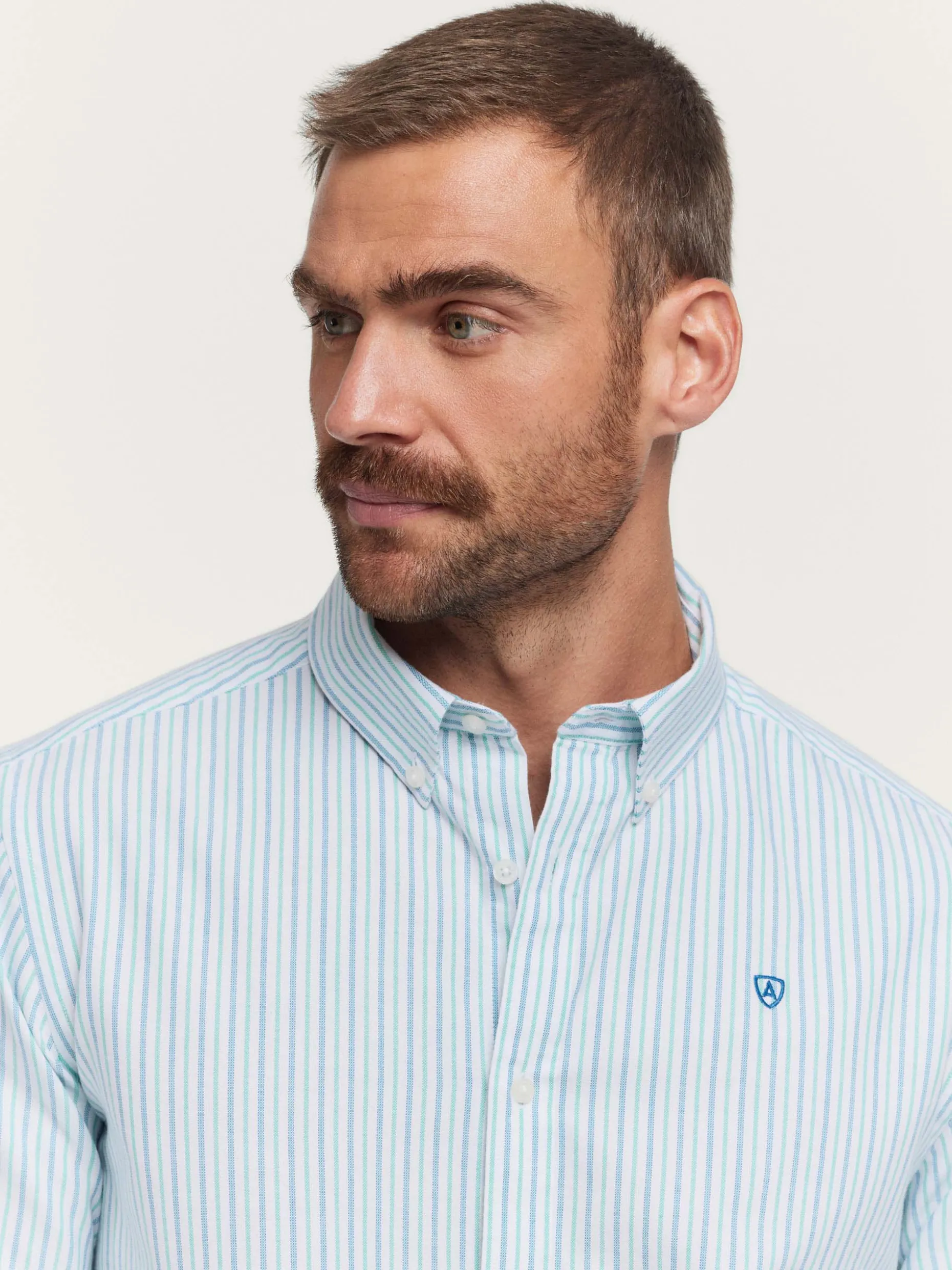 Camicia Oxford Premium con Ricami Unici - Design Esclusivo di Alvaro Moreno Collezione Best 

(：、、、，，，SEO)