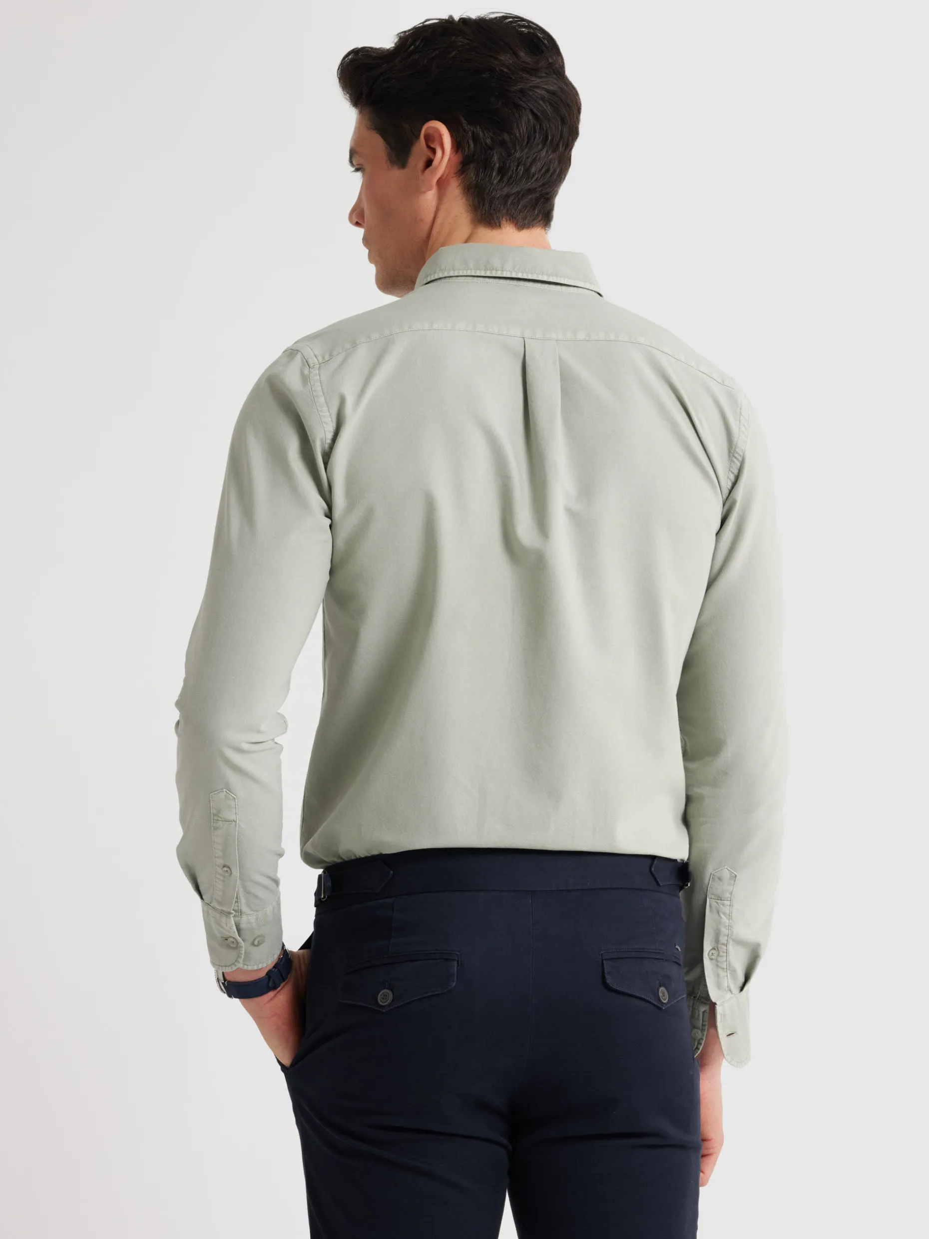 Camicia Oxford Classica con Taschino, Tinto a Mano - Design Esclusivo di Alvaro Moreno