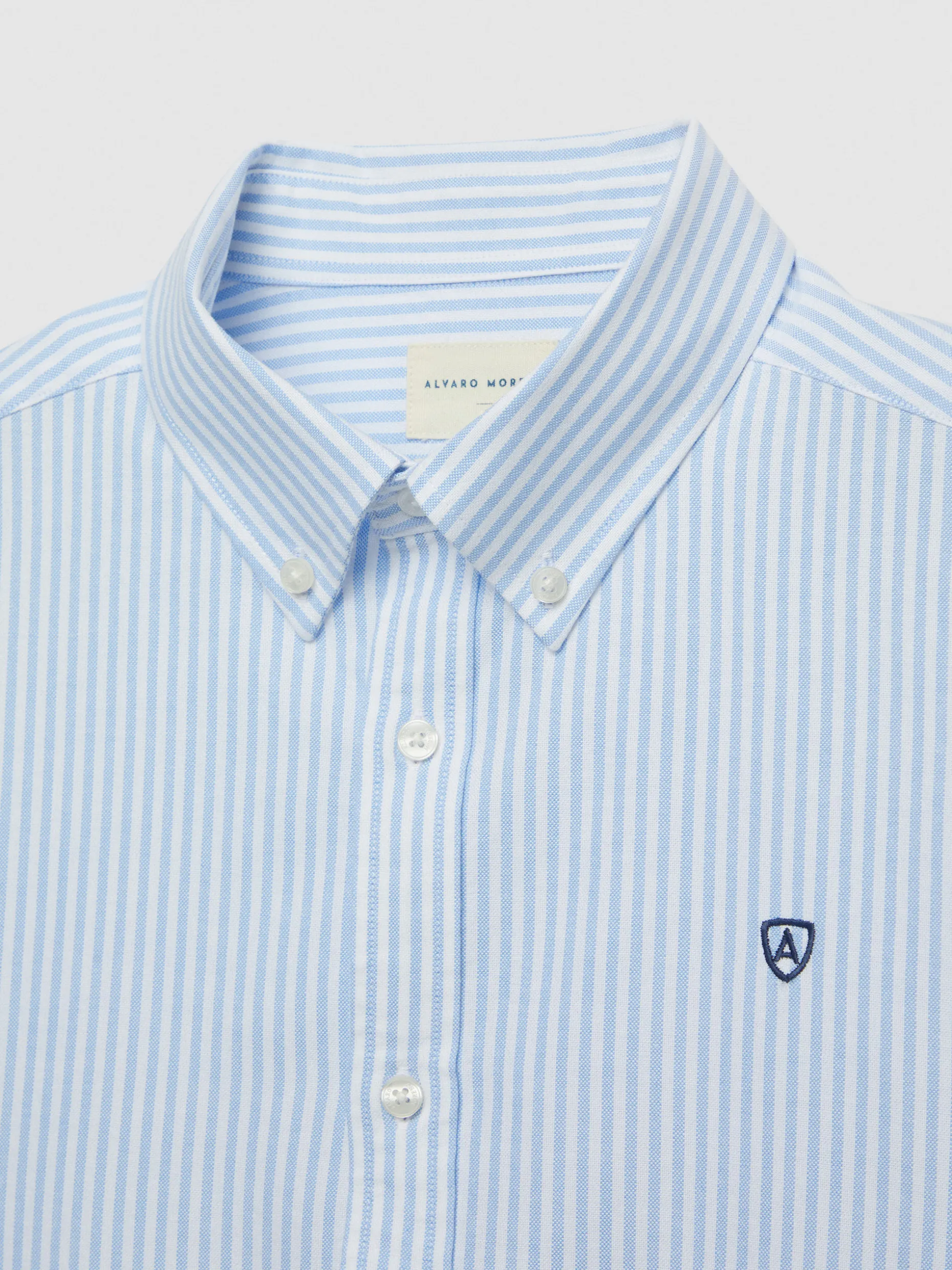Camicia Oxford Uomo a Righe Sottili - Modello Classico con Finiture Premium | Promozione Estiva Alvaro Moreno