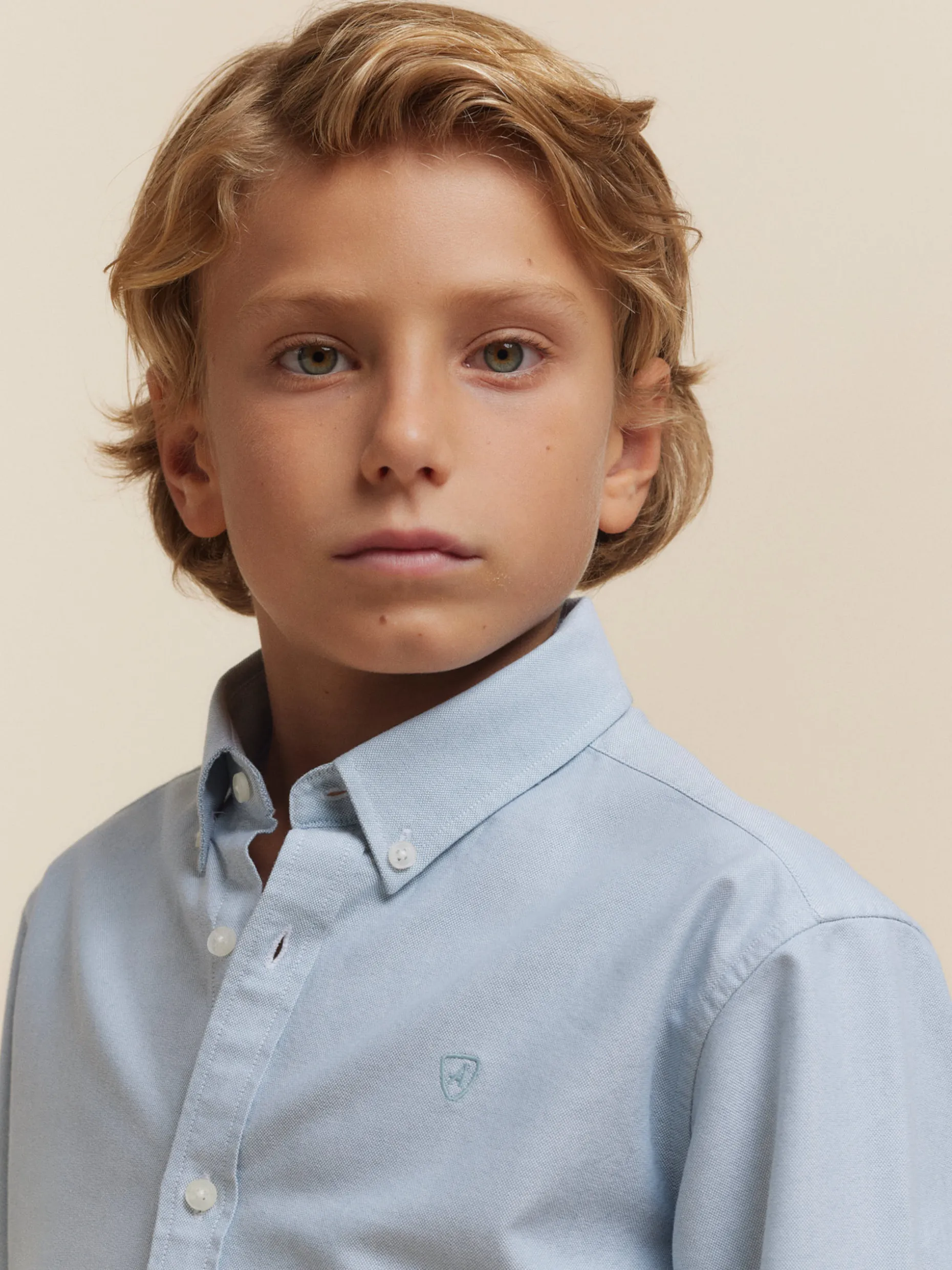 Promozione Imperdibile: Camicia Oxford Tinta Unita per Ragazzi - Stile Comodo e Senza Tempo da Alvaro Moreno
