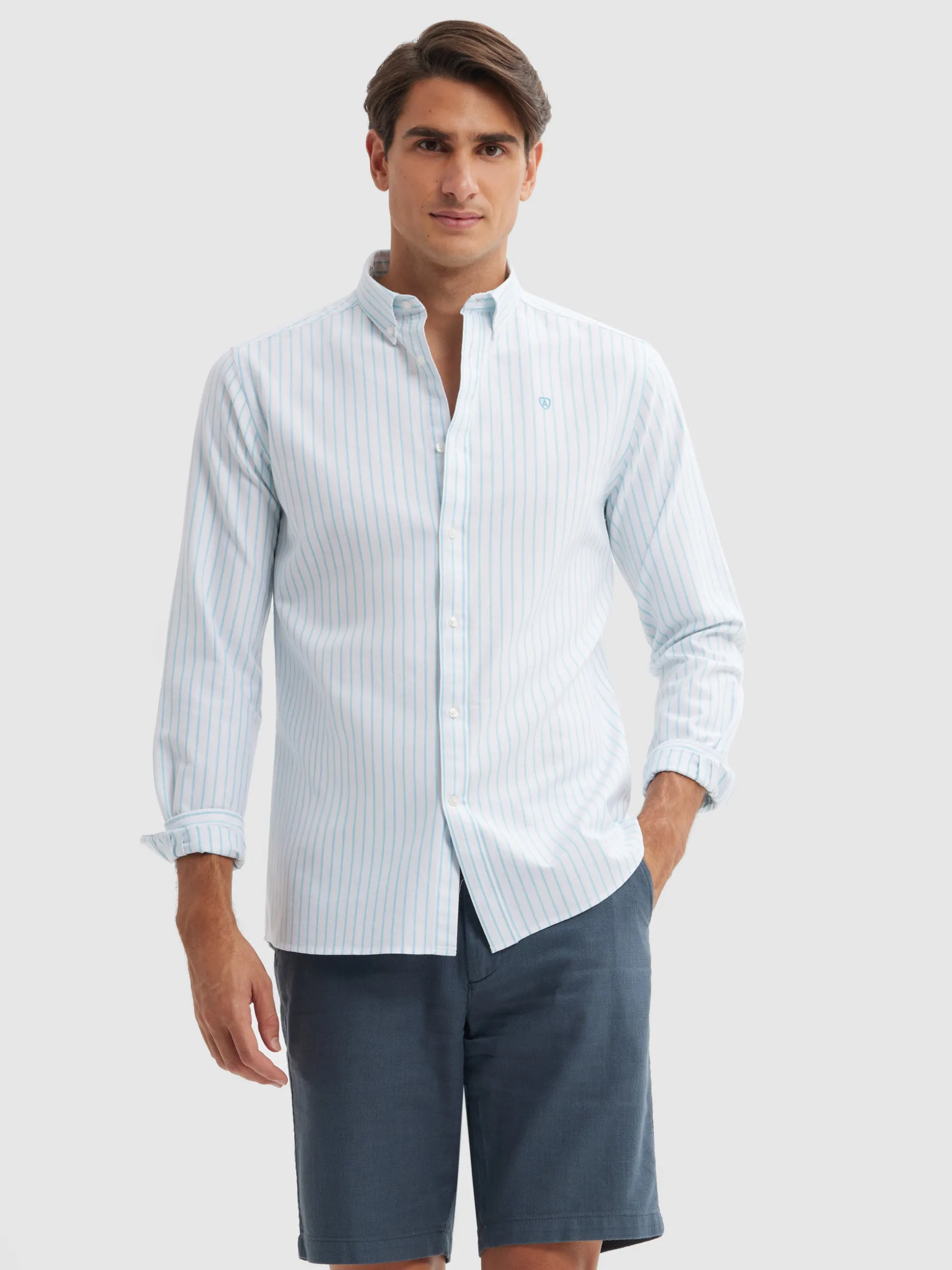 Camicia Oxford Uomo di Alvaro Moreno - Tessuto Respiro, Stile Casual Elegante con Finiture Premium in Blu Soleggiato