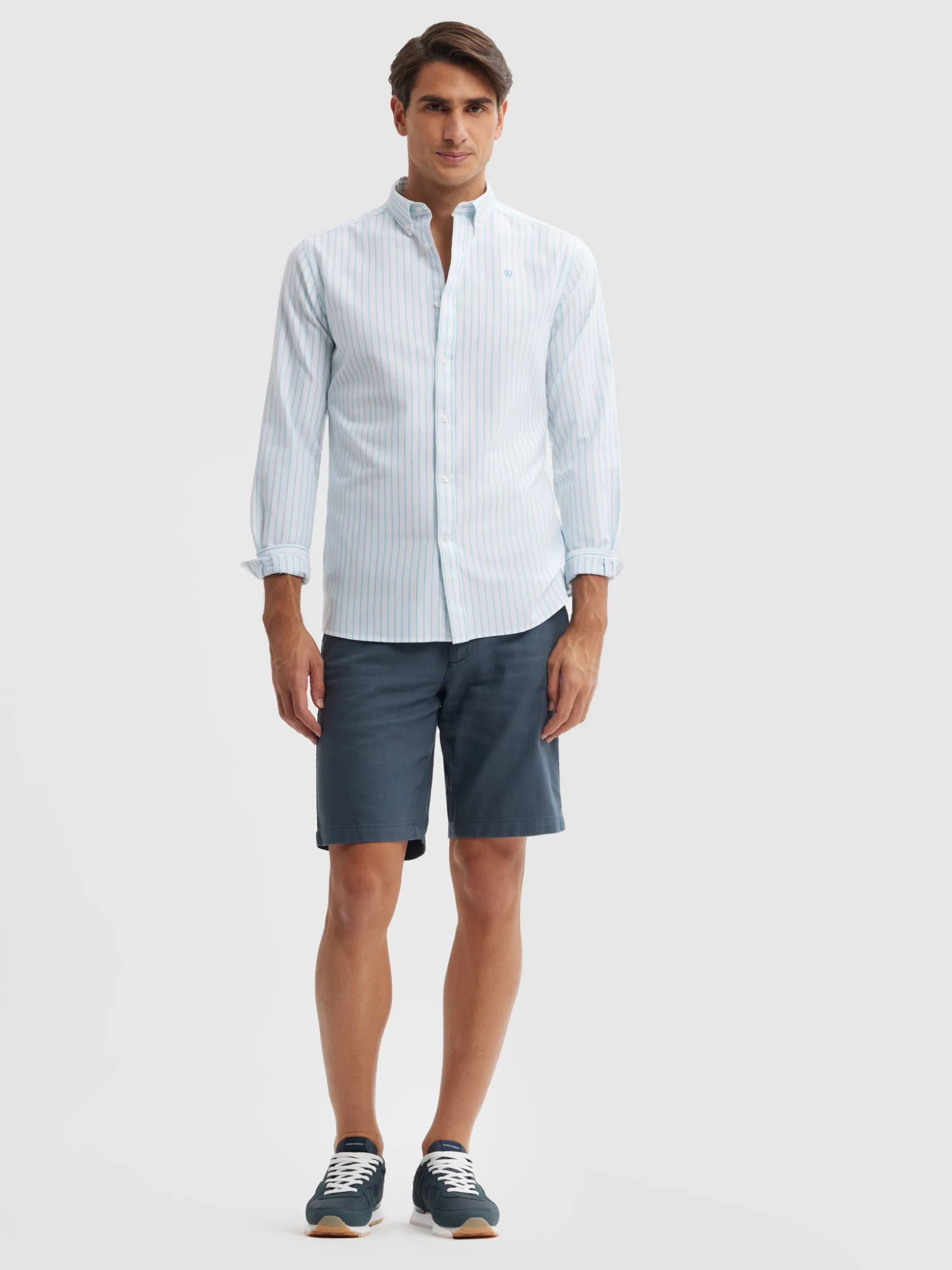 Camicia Oxford Uomo di Alvaro Moreno - Tessuto Respiro, Stile Casual Elegante con Finiture Premium in Blu Soleggiato