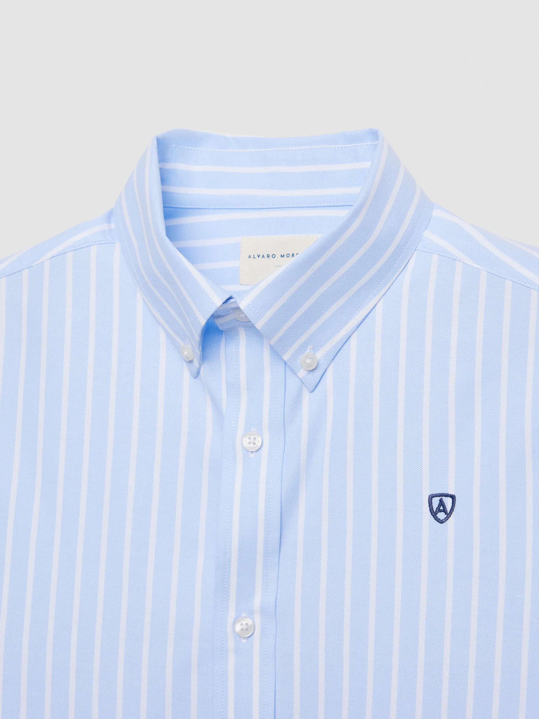 Camicia Righe Elegante Dutton – Novità Esclusiva di Alvaro Moreno