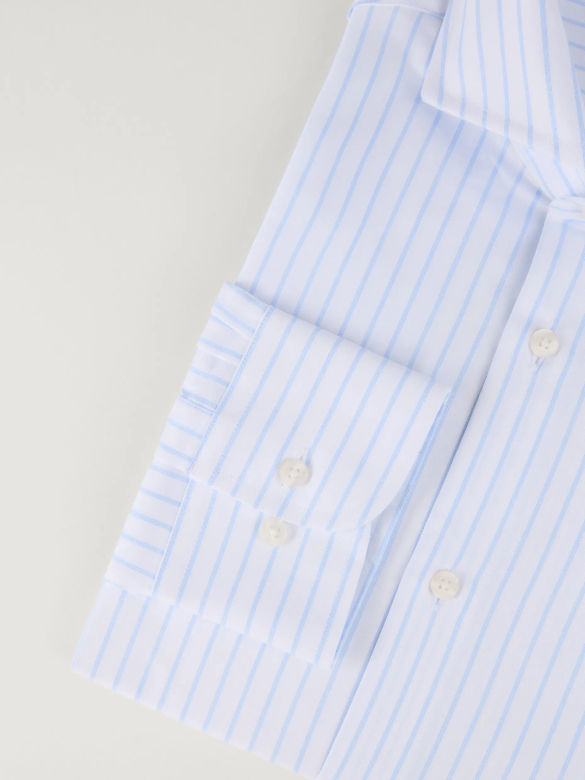 Camicia Uomo Elegante a Righe Alvaro Moreno - Prezzo Conveniente per Uno Stile Classico e Raffinato