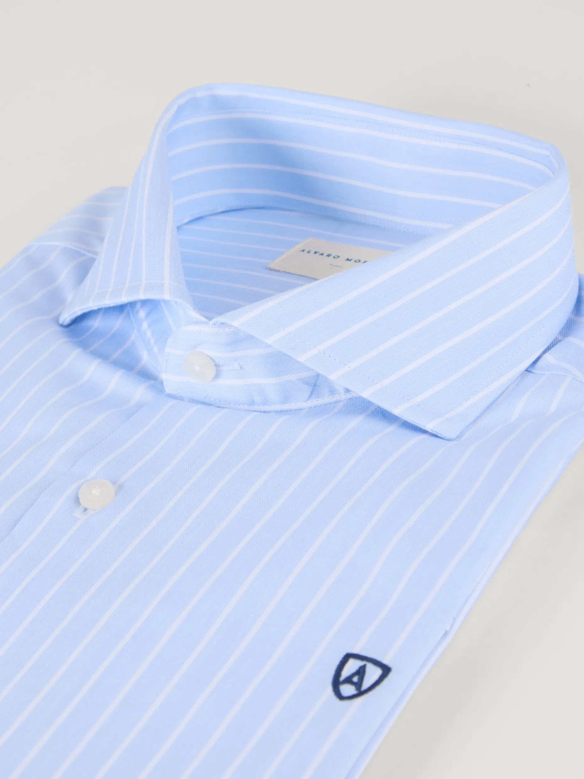 Camicia Uomo Righe Classiche - Design Elegante con Sconto Estivo | Collezione Alvaro Moreno Promo Limitata