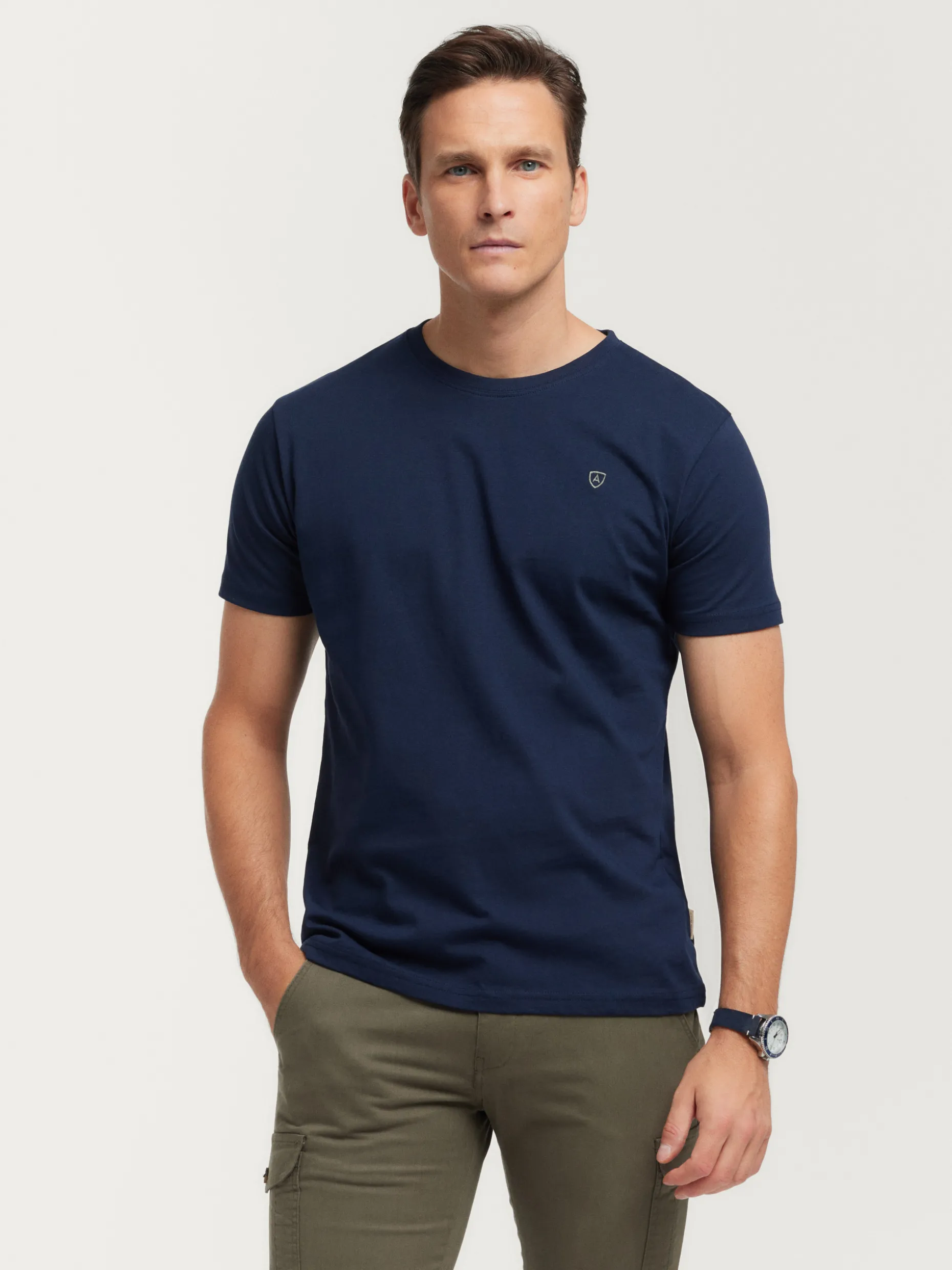 Maglietta Classica Alvaro Moreno - Cotone Premium per Stile Quotidiano