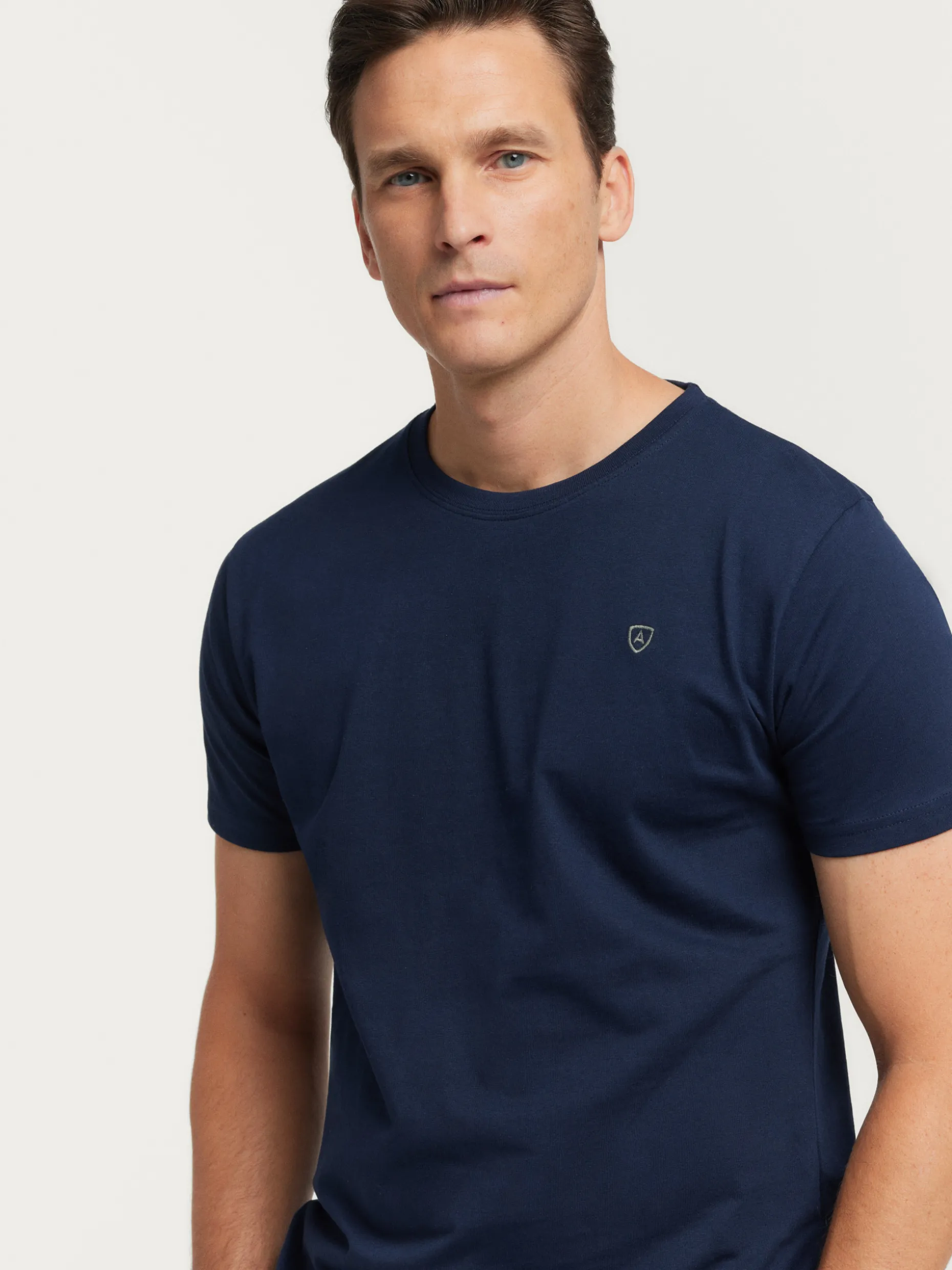Maglietta Classica Alvaro Moreno - Cotone Premium per Stile Quotidiano