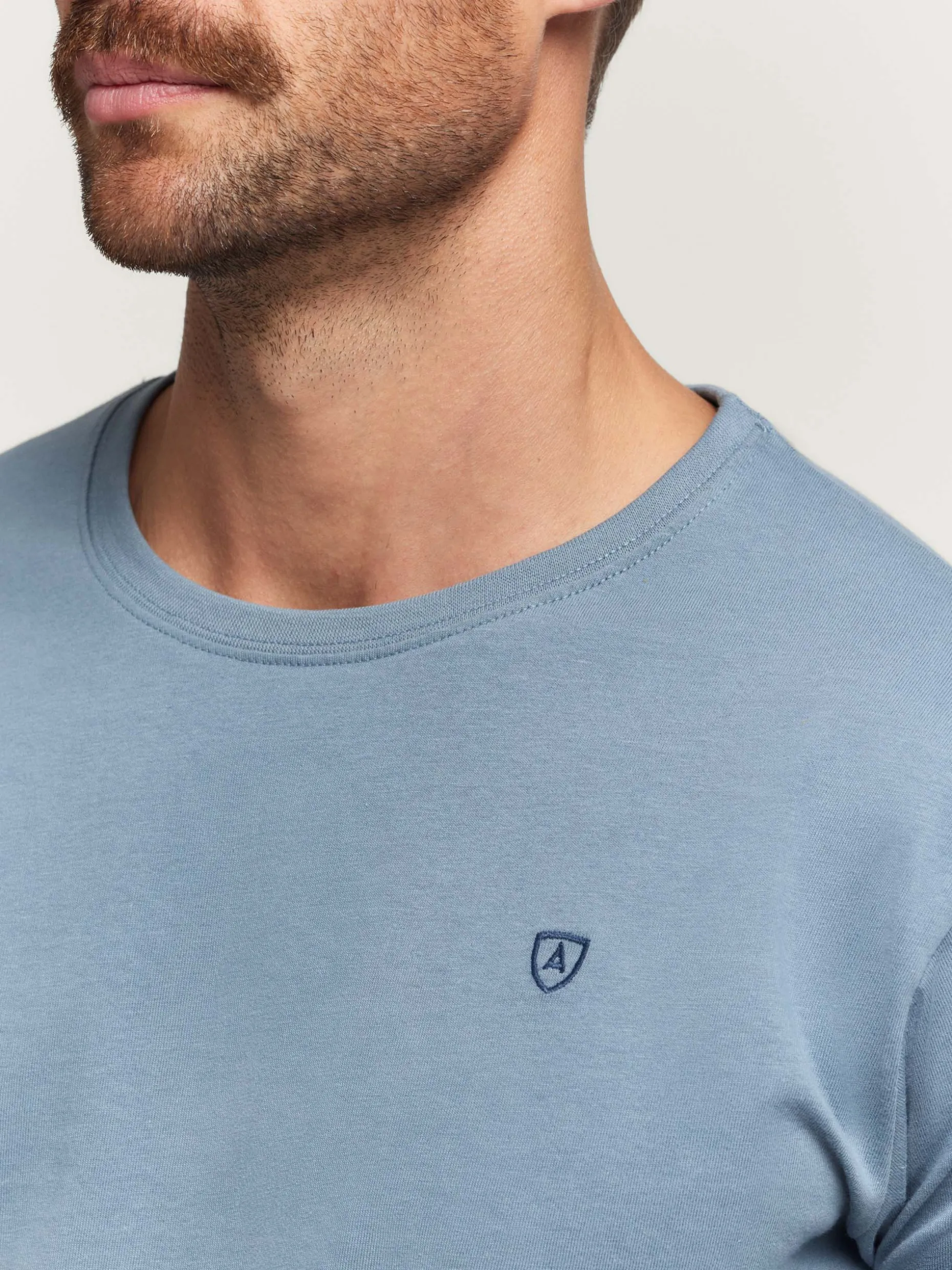 Maglietta Unisex in Cotone Essenziale - Collezione Autunno 2023 | Negozio Alvaro Moreno