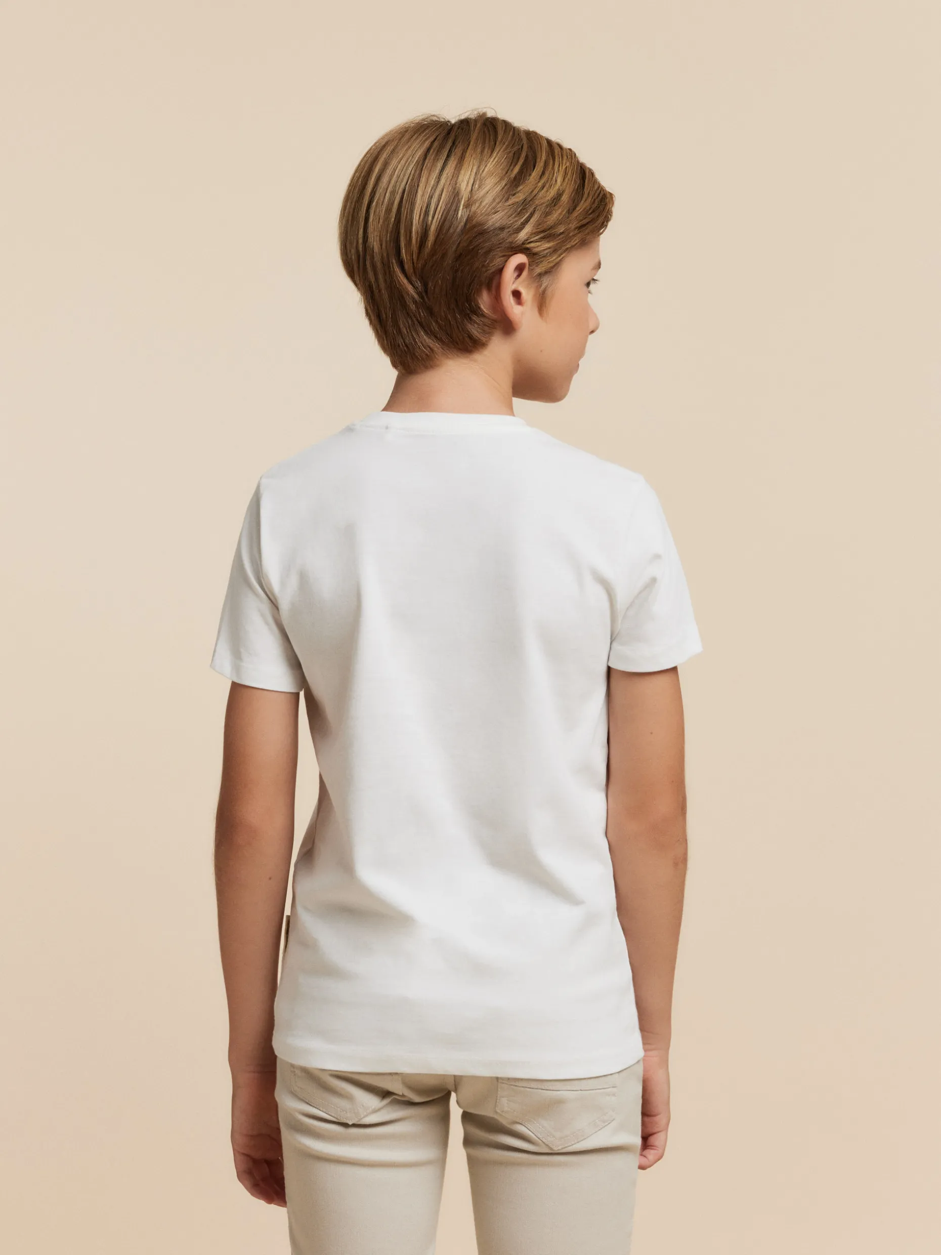 Maglietta Essenziale per Bambini - Design Minimalista e Confortevole di Alvaro Moreno | Nuova Collezione
