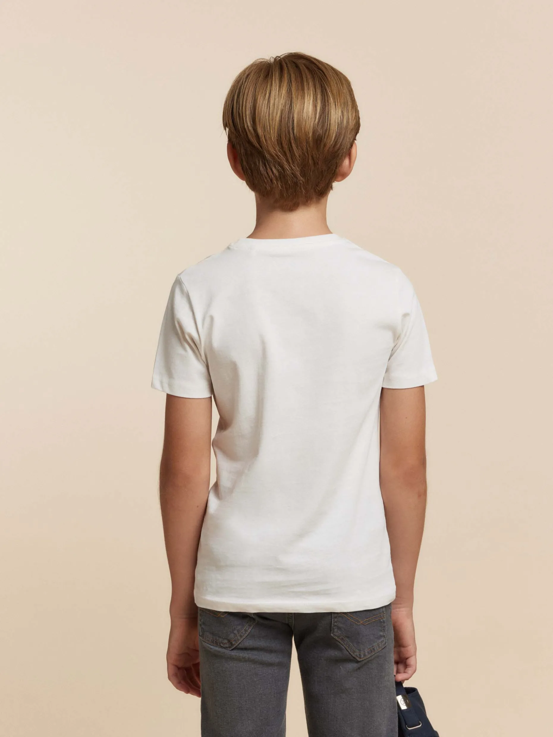 Maglietta Classica Bambini: Promozione Flash di Alvaro Moreno - Ideale per il Guardaroba Essenziale
