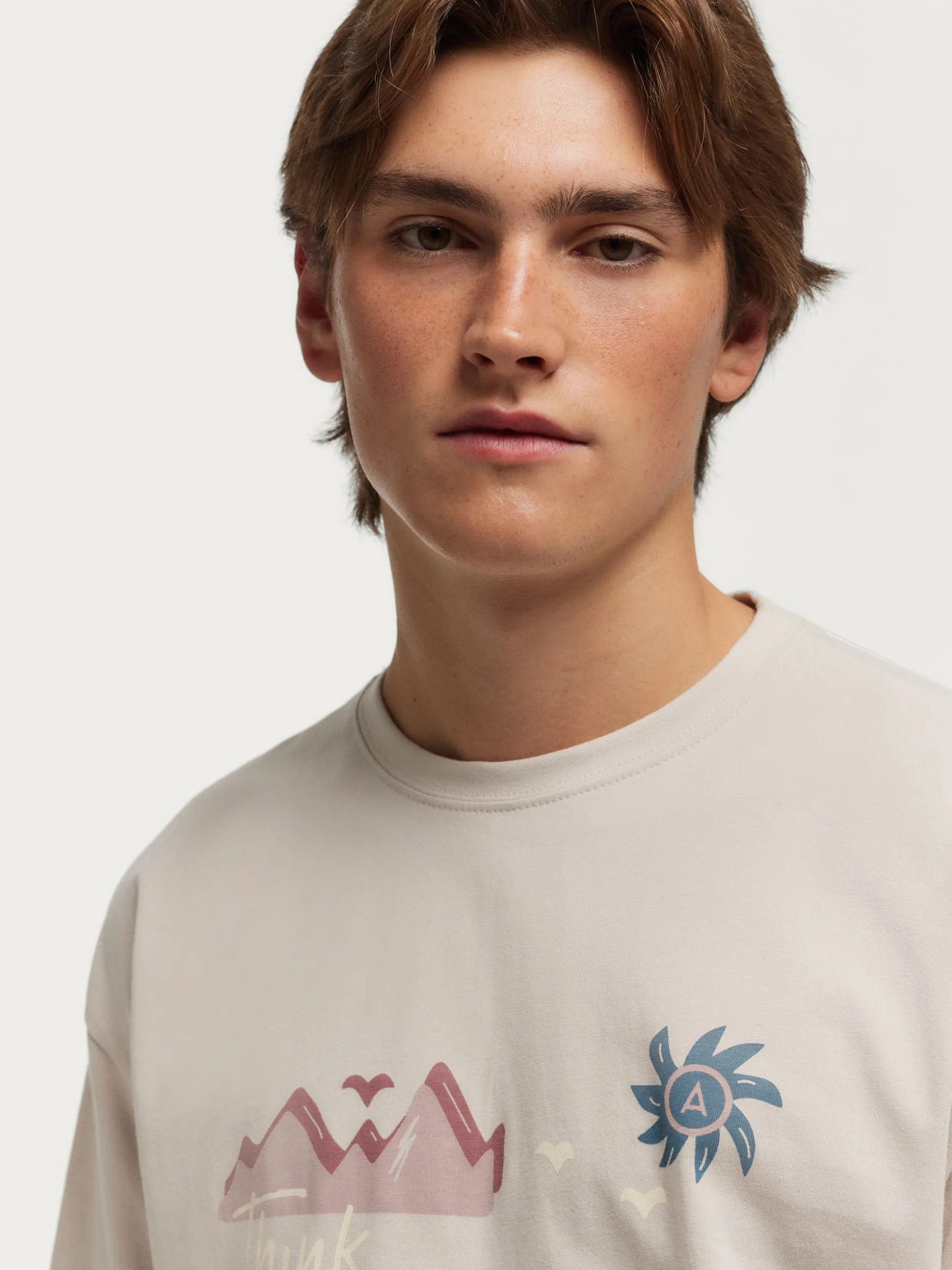 Maglietta Armonia Design - Collezione Ufficiale Alvaro Moreno, T-shirt Casual Elegante con Stampa Artistica Unisex Primavera 2024