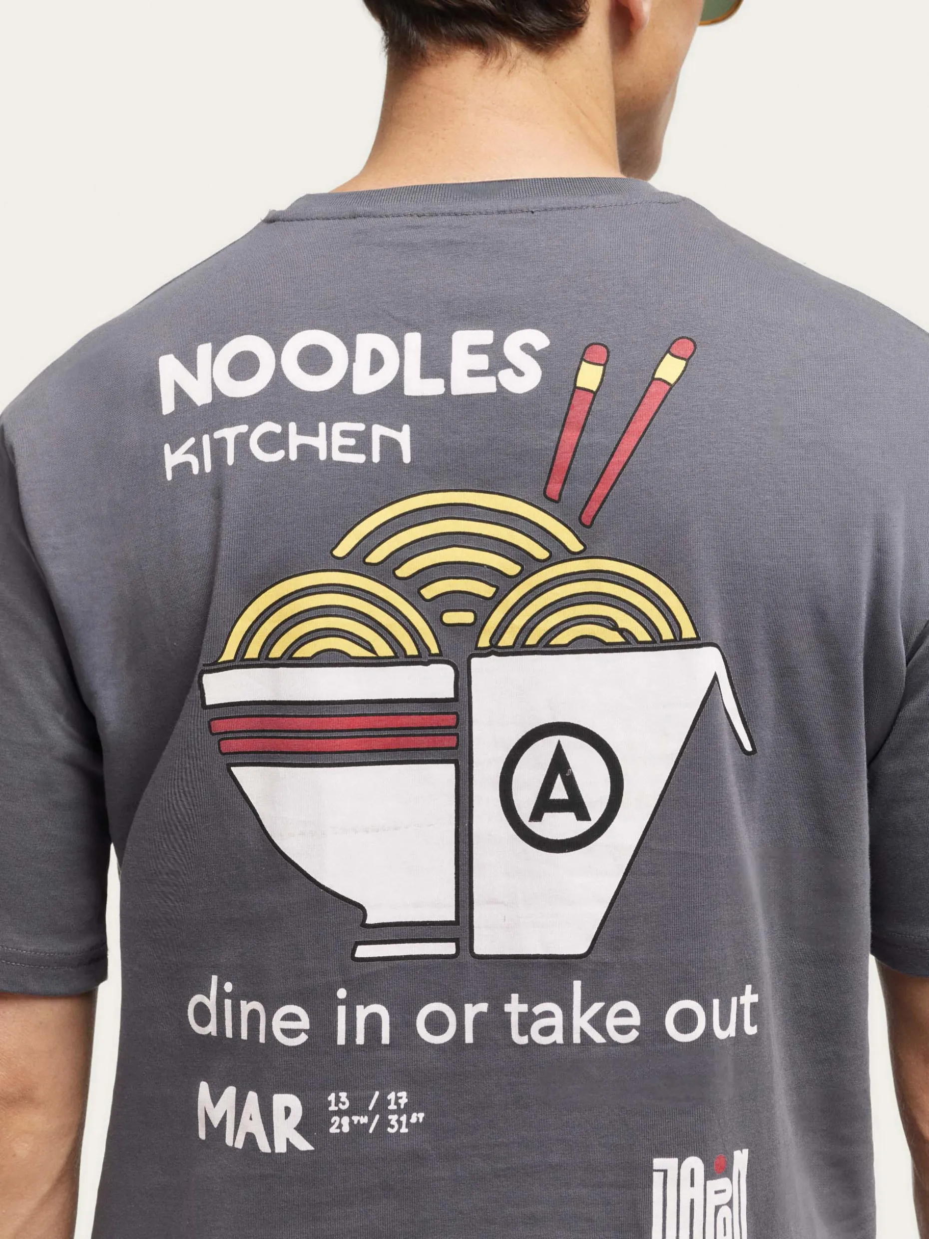 CAMISETA Cucina Alvaro Moreno - Maglietta Professionale in Cotone Premium con Design Esclusivo | Confezione Artigianale e Prezzo Competitivo